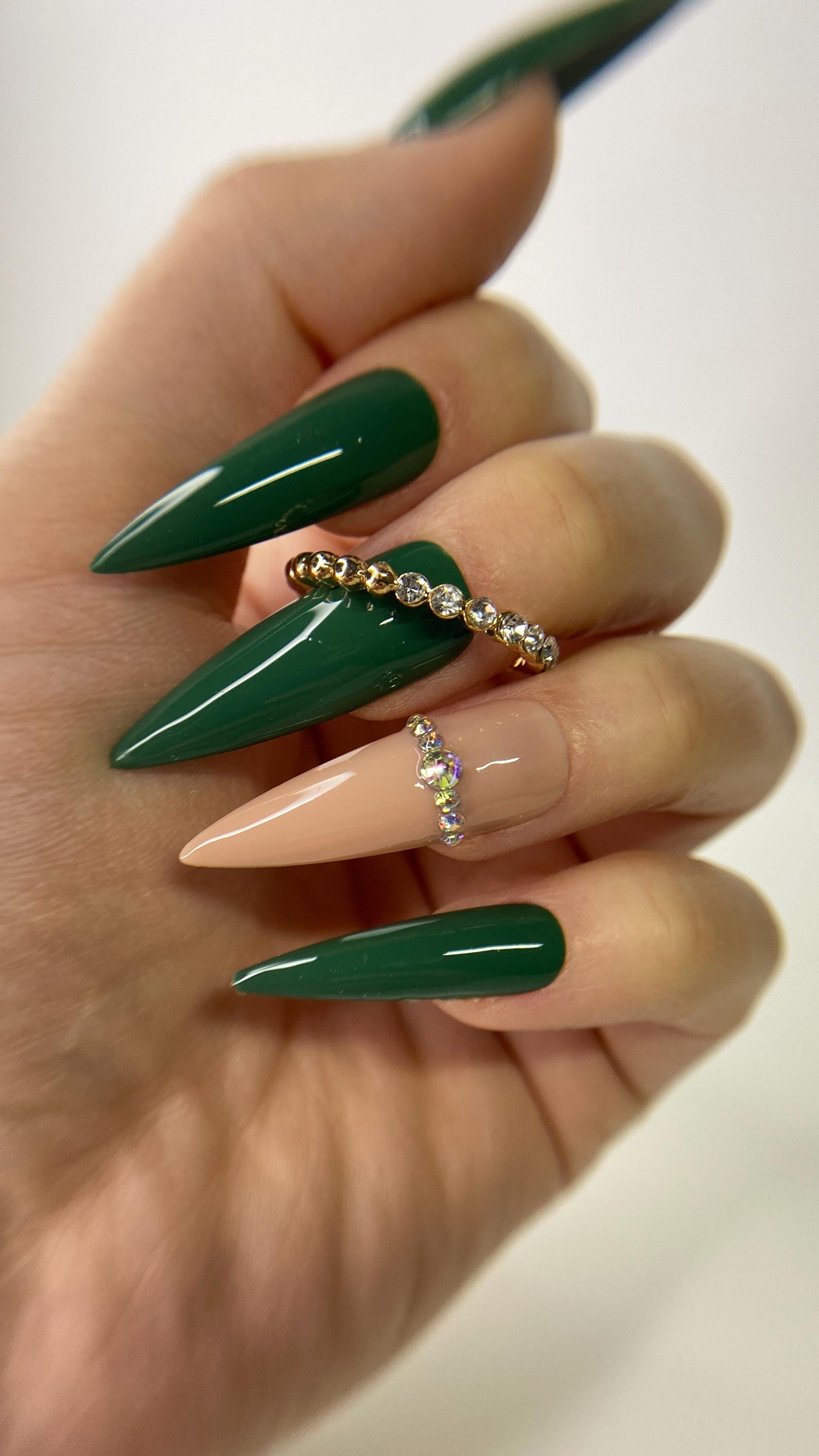 Elegant Green Press-On Nails | Glossy Finish Rhinestone Accent Reusable Handmade Luxury von Etsy - DIANENpressonnails