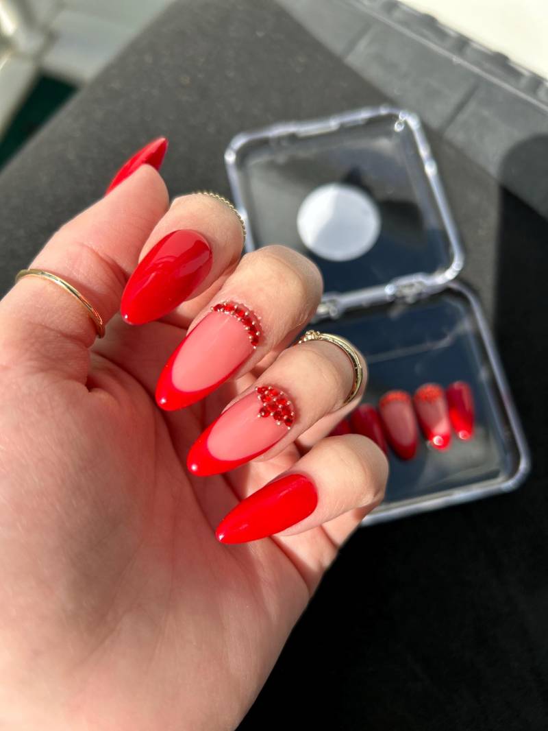 Red Nails/ Press On Nails/Falsche Nägel/False Nails von Etsy - DIANENpressonnails
