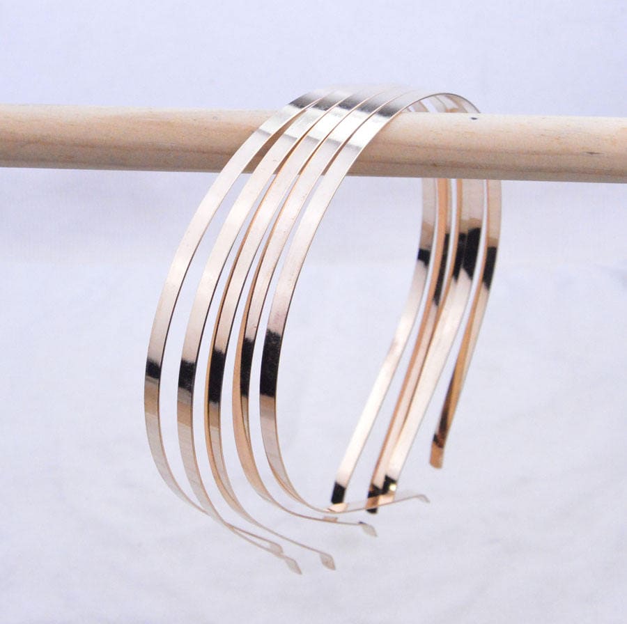 10 Stück X 5 Mm Goldene Metall-Stirnbänder, Haarreifen, Metall-Haarbänder, Schlichte Tiara, Großhandels-Stirnband, Stirnbänder 10 Stück X 5 Mm Goldene Metall-Stirnbänder, Haarreifen, Metall-Haarbänder, Schlichte Tiara, Großhandels-Stirnband, Stirnbänder von Etsy - DIYartworld