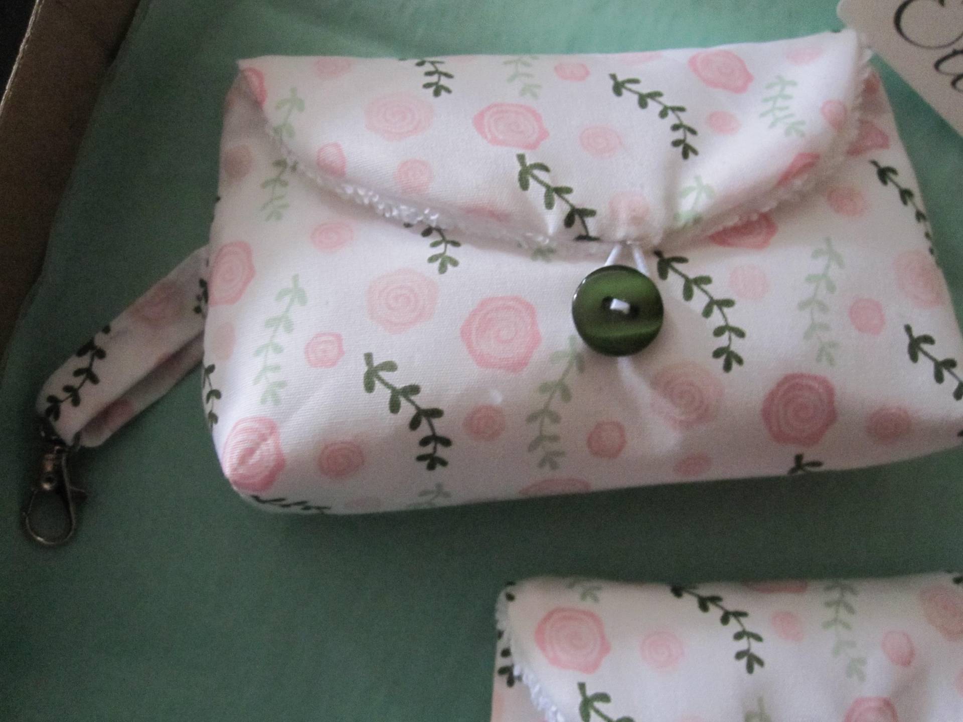 2Er Set, Seifen, Shampoo, Täschchen, Rose-Grün Baumwolle 2Er Set, Seifen, Shampoo, Täschchen, Rose-Grün Baumwolle von Etsy - DIYbyElla