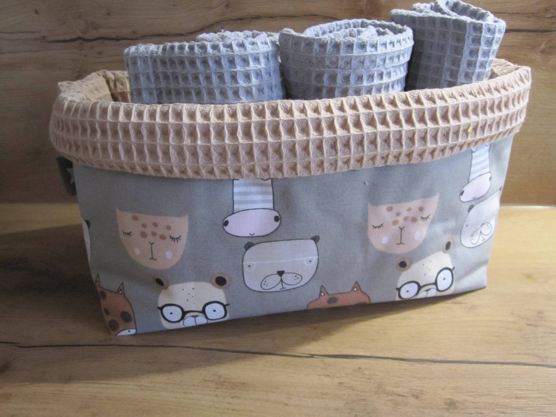 Utensilien Körbchen, 3 Gästetücher, Handgenäht, Baumwolle, Waschbar, Hellgrau Utensilien Körbchen, 3 Gästetücher, Handgenäht, Baumwolle, Waschbar, Hellgrau von Etsy - DIYbyElla