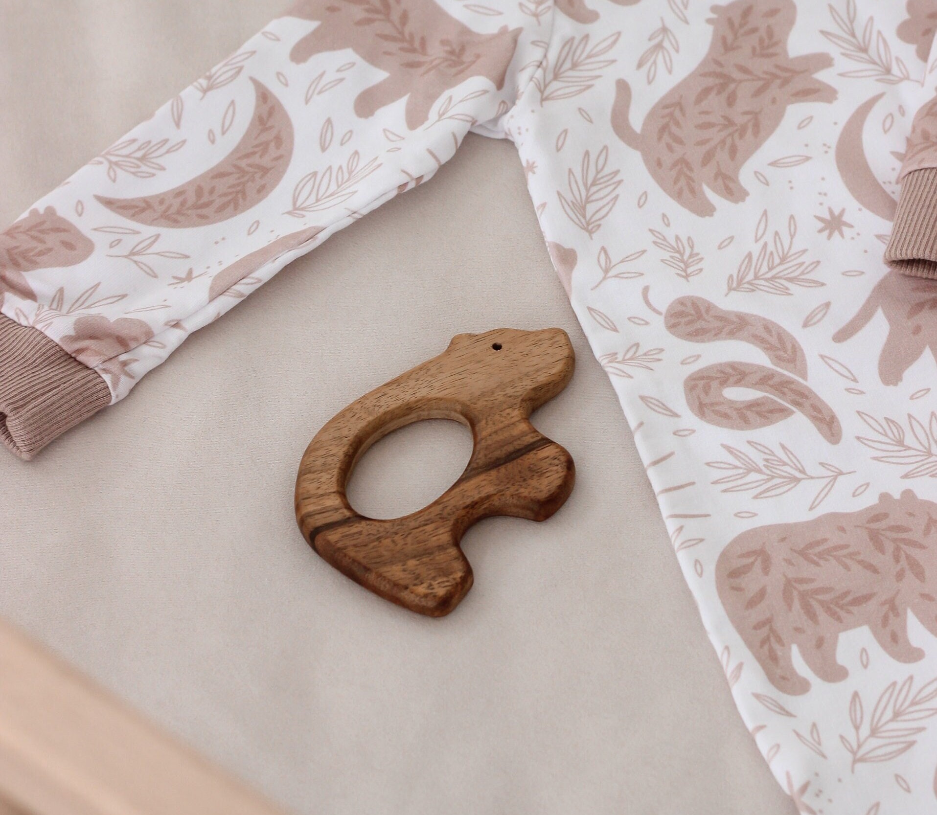 Holz Bär Beißring Tierspielzeug, Erwarte Mama Geschenk Für Babyparty, Erstes Spielzeug Das Neugeborene, Schwangere Geschenk, Neue Natürliches von Etsy - DKwoodentoysUA