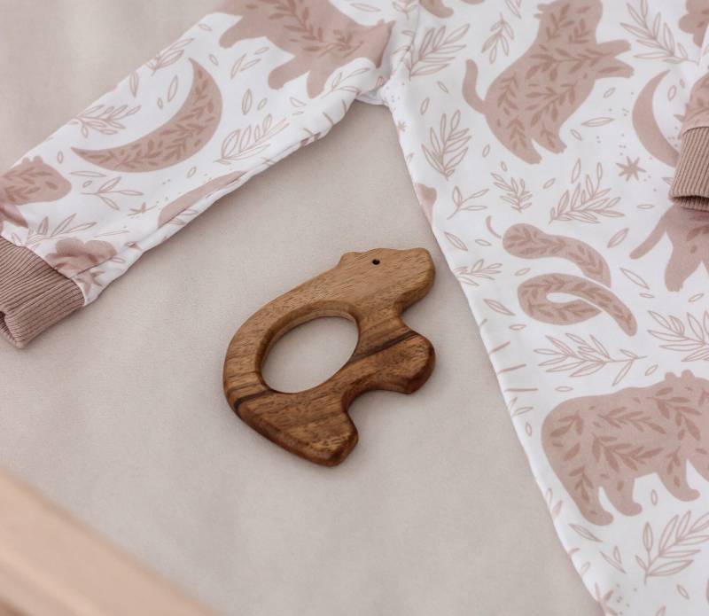 Holz Bär Beißring Tierspielzeug, Erwarte Mama Geschenk Für Babyparty, Erstes Spielzeug Das Neugeborene, Schwangere Geschenk, Neue Natürliches von Etsy - DKwoodentoysUA