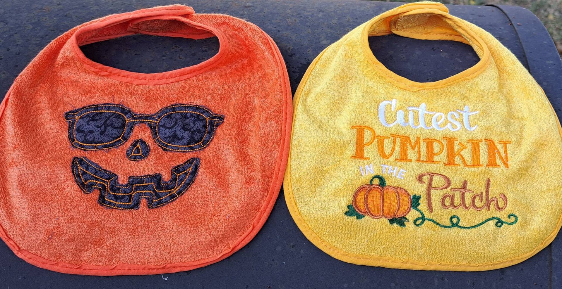 Herbst Und Halloween Baby Lätzchen Herbst Und Halloween Baby Lätzchen von Etsy - DMFabricArts