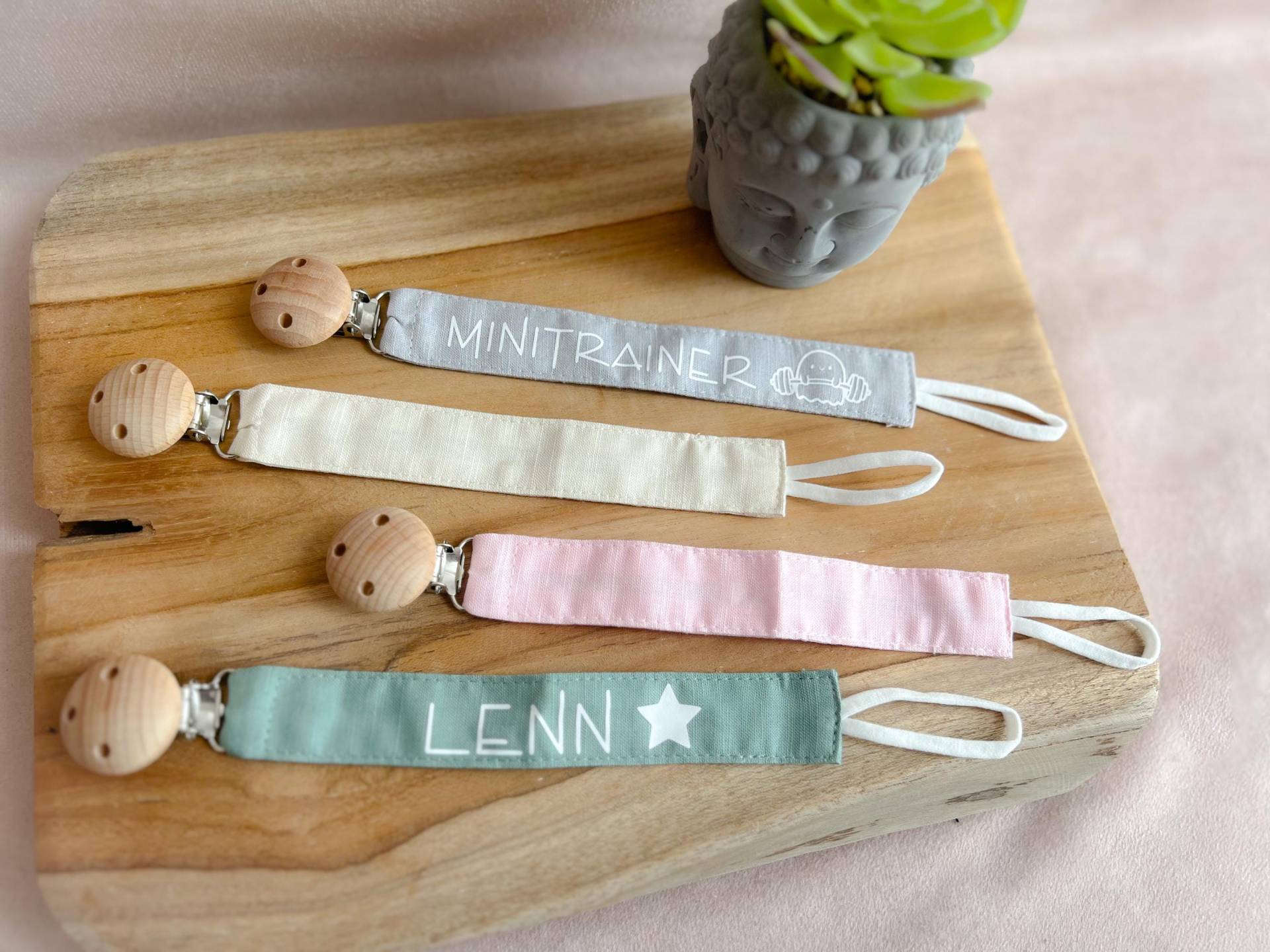 Personalisierbare Schnullerkette Mit Buchenholz Clip | Schnullerband Schnullikette Nuckikette Pastelfarben Geschenk Geburt & Taufe Personalisierbare Schnullerkette Mit Buchenholz Clip | Schnullerband Schnullikette Nuckikette Pastelfarben Geschenk Geburt & Taufe von Etsy - DaLaLama
