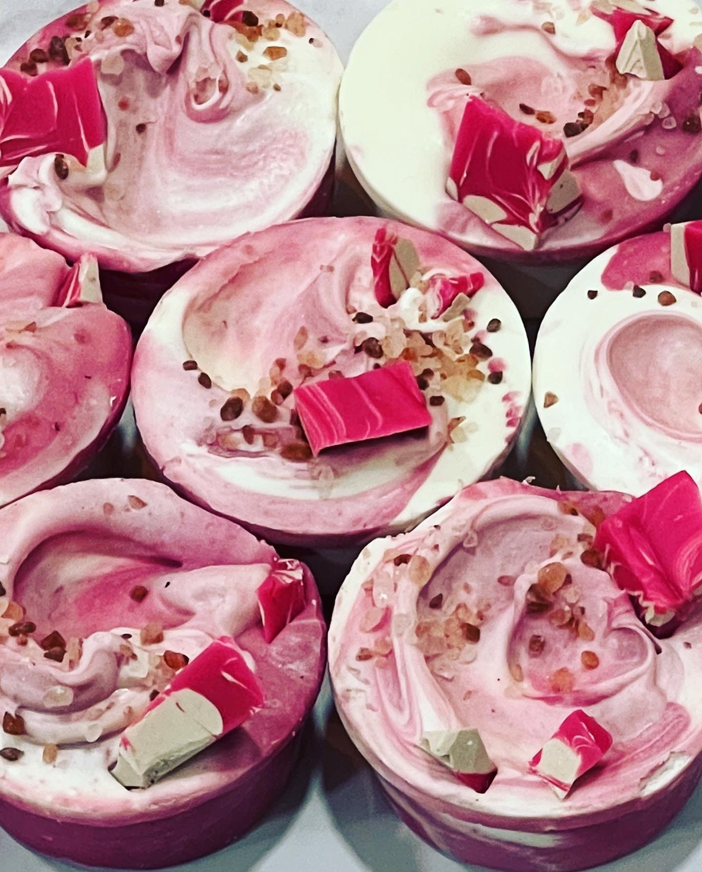 Liebeszauber Salzpeeling Seifenstücke Liebeszauber Salzpeeling Seifenstücke von Etsy - DanaeSoapsCo
