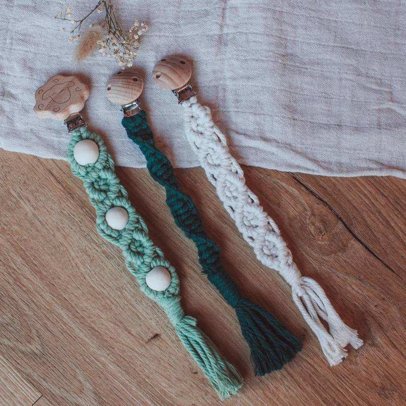 Schnullerkette Makramee Baby Schnullerkette Makramee Baby von Etsy - DanisTinyTreasures