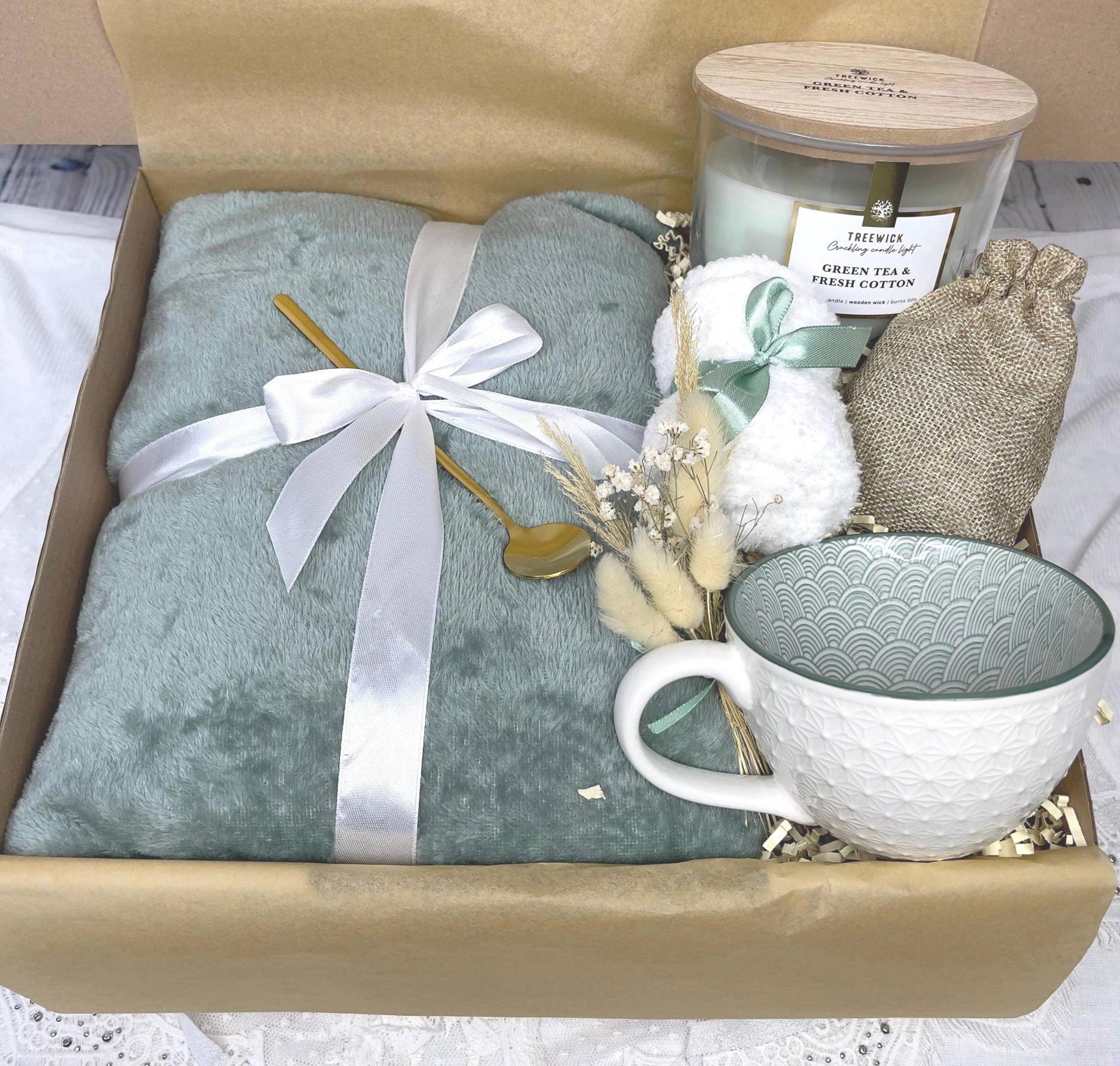 Geschenkbox Für Frauen, Geburtstagsgeschenk, Wohlfühlset Geschenkbox, Geschenkkorb Sie, Wellnessset, Geschenkset, Geschenk Geschenkbox Für Frauen, Geburtstagsgeschenk, Wohlfühlset Geschenkbox, Geschenkkorb Sie, Wellnessset, Geschenkset, Geschenk von Etsy - DarDariBox