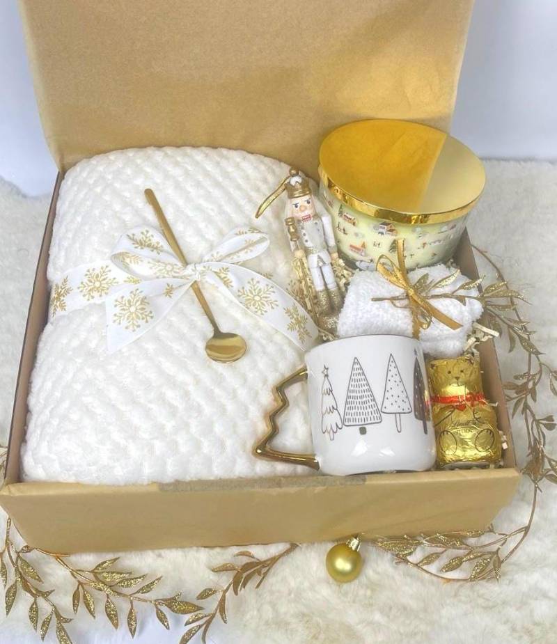 Geschenkbox "White Winter", Weihnachtsgeschenk, Wohlfühlset, Kuscheliger Winterset, Personalisierte Karte, Geschenkset, Kuscheldecke, Box von Etsy - DarDariBox