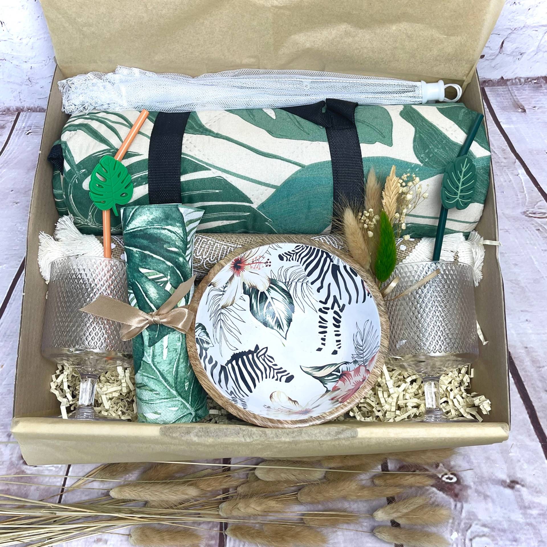 Picknick Geschenkbox, Geschenkset Outdoor, Camping, Geburtstaggeschenk, Geschenk Für Freundin, Geschenkbox Geburtstag, Picknick-Set Zwei von Etsy - DarDariBox