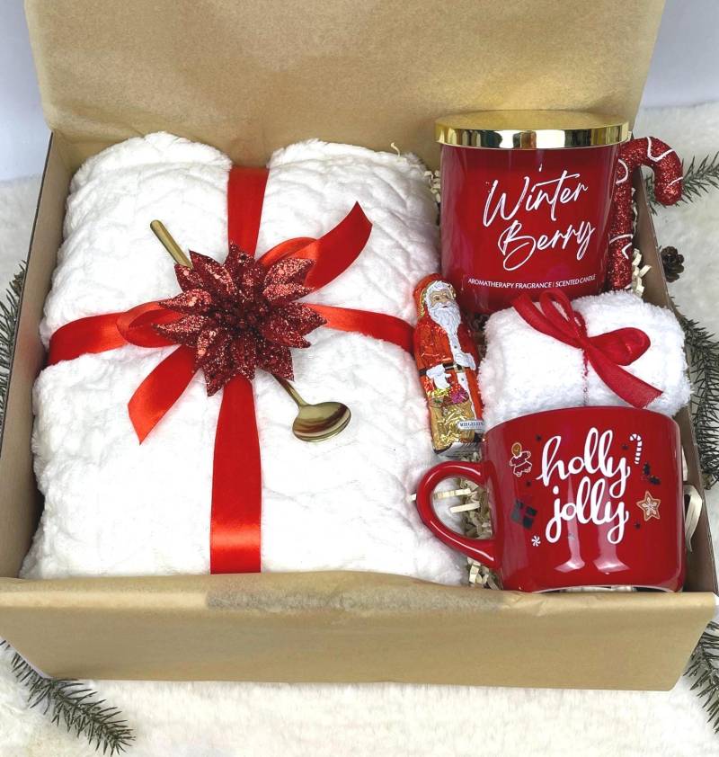 Weihnachtsgeschenk „Red Winter", Geschenkbox, Wohlfühlset, Kuscheliger Winterset, Geschenk, Personalisierte Karte, Geschenkset, Christmasbox Weihnachtsgeschenk „Red Winter", Geschenkbox, Wohlfühlset, Kuscheliger Winterset, Geschenk, Personalisierte Karte, Geschenkset, Christmasbox von Etsy - DarDariBox