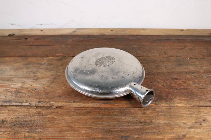 Vintage Wärmflasche Bostonia Metall Höhe 5 × Breite 29 cm Signiert Vintage Wärmflasche Bostonia Metall Höhe 5 × Breite 29 cm Signiert von Etsy - DasEmporium