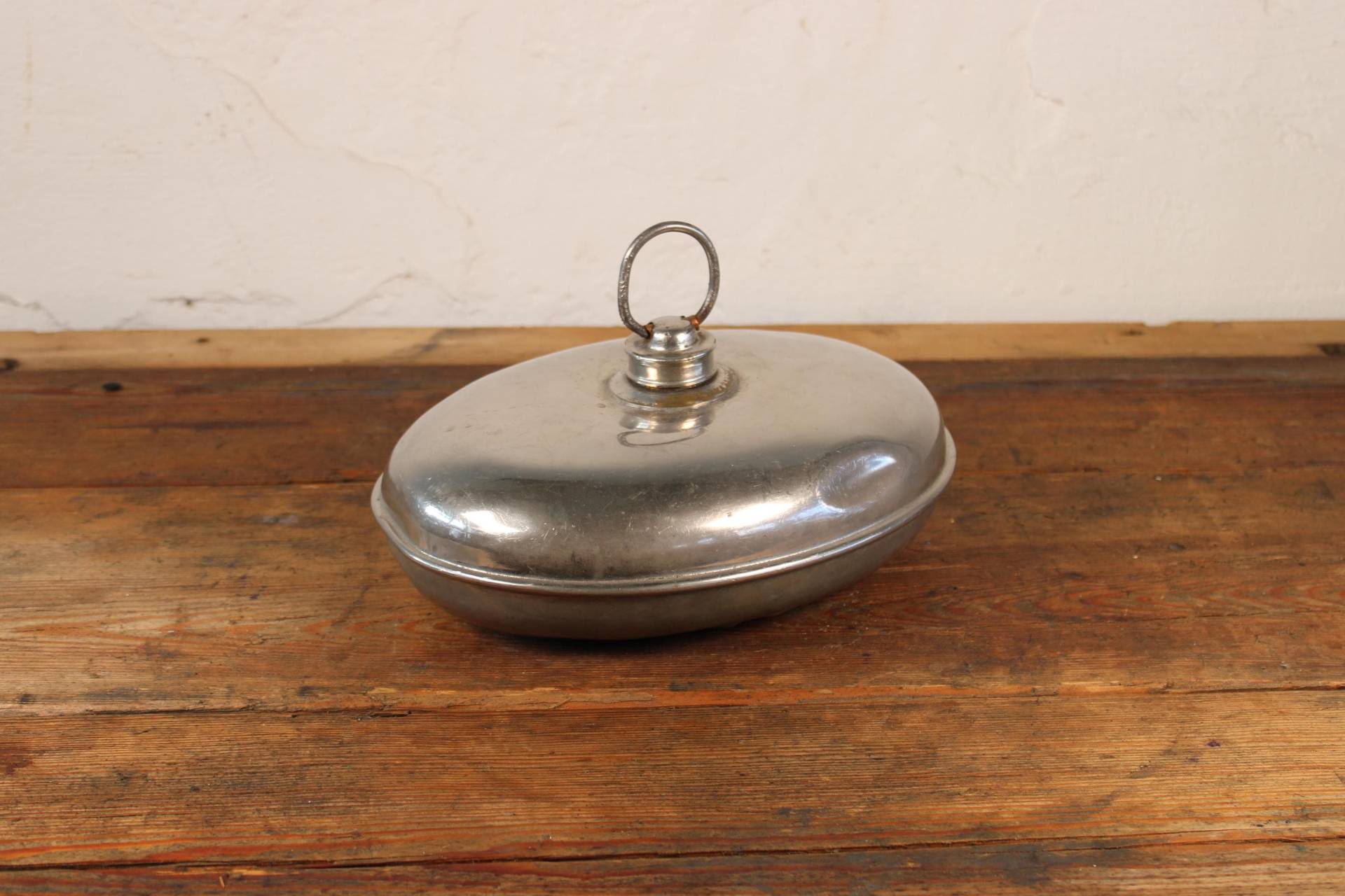 Vintage Wärmflasche Metall Höhe 8 × Breite 26 cm Vintage Wärmflasche Metall Höhe 8 × Breite 26 cm von Etsy - DasEmporium