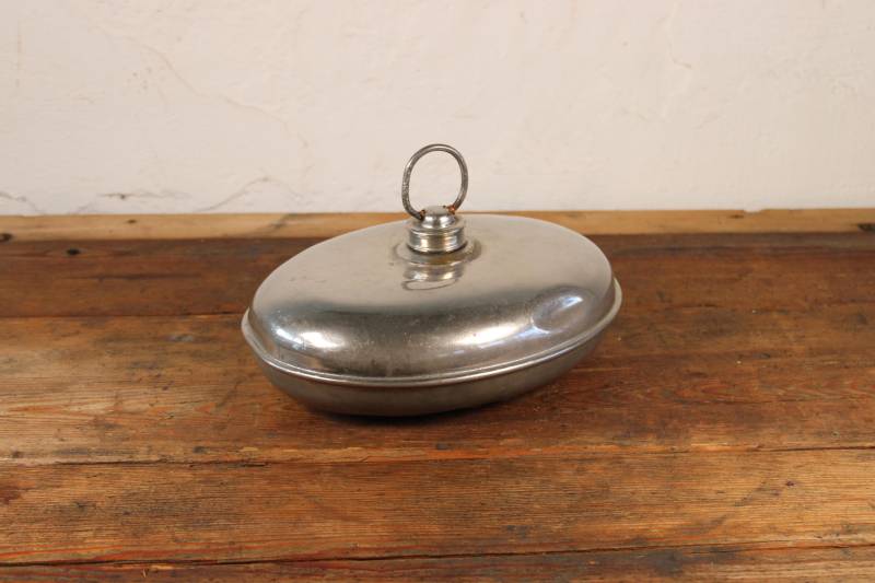 Vintage Wärmflasche Metall Höhe 8 × Breite 26 cm Vintage Wärmflasche Metall Höhe 8 × Breite 26 cm von Etsy - DasEmporium