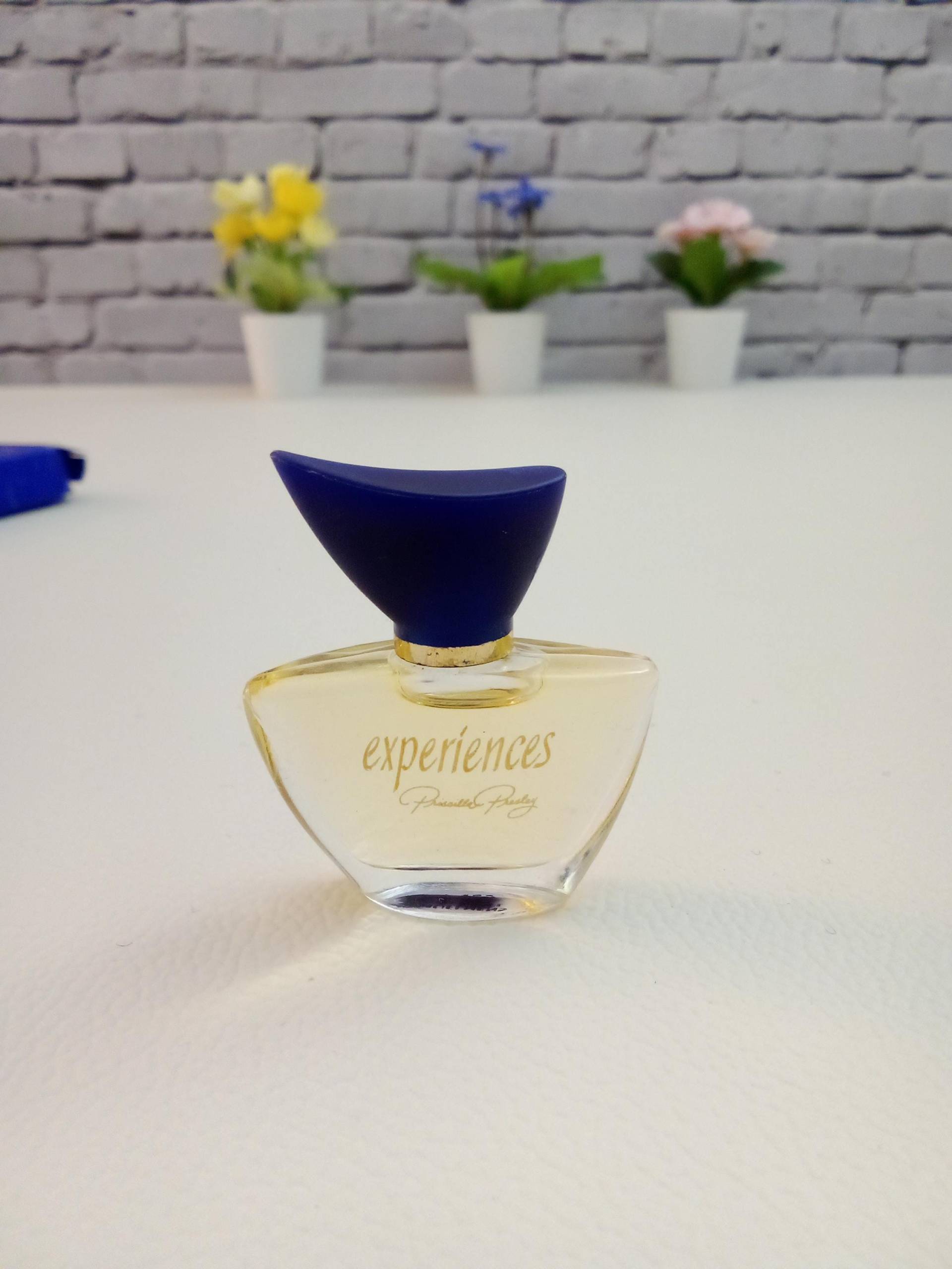 Experiences, Von Priscilla Presley, 3Ml - Mit Originalkarton, Sammlerstück Experiences, Von Priscilla Presley, 3Ml - Mit Originalkarton, Sammlerstück von Etsy - DealStory