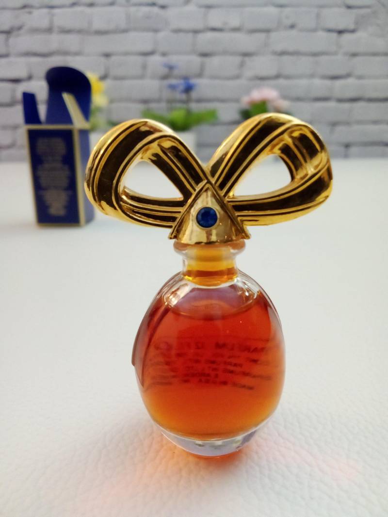 Vintage Diamonds & Sapphires Von Elizabeth Taylor 3.7 Ml, Mit Original Verpackung, Seltenes Fundstück Vintage Diamonds & Sapphires Von Elizabeth Taylor 3.7 Ml, Mit Original Verpackung, Seltenes Fundstück von Etsy - DealStory