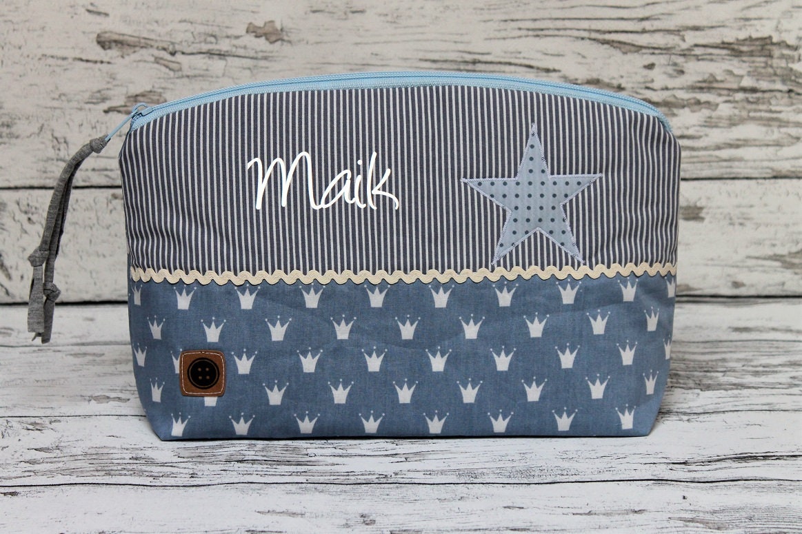 Kulturtasche /Windeltasche Inkl. Name/ Altblau/ Taufgeschenk/ Geschenk Zur Geburt/ Krone/ Personalisiertes von Etsy - DeinKuestenknopf