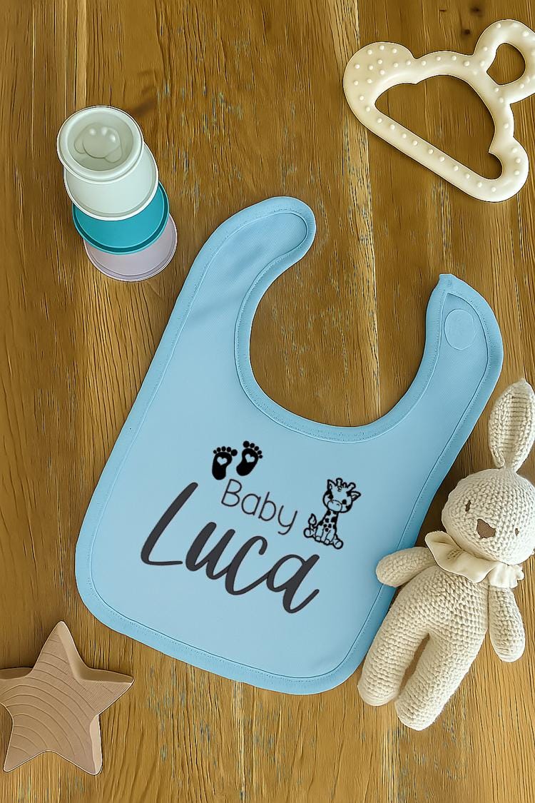 Personalisierbares Baby Lätzchen Mit Vornamen Und Niedlichem Tierbaby-Motiv von Etsy - DeinWunschwerk