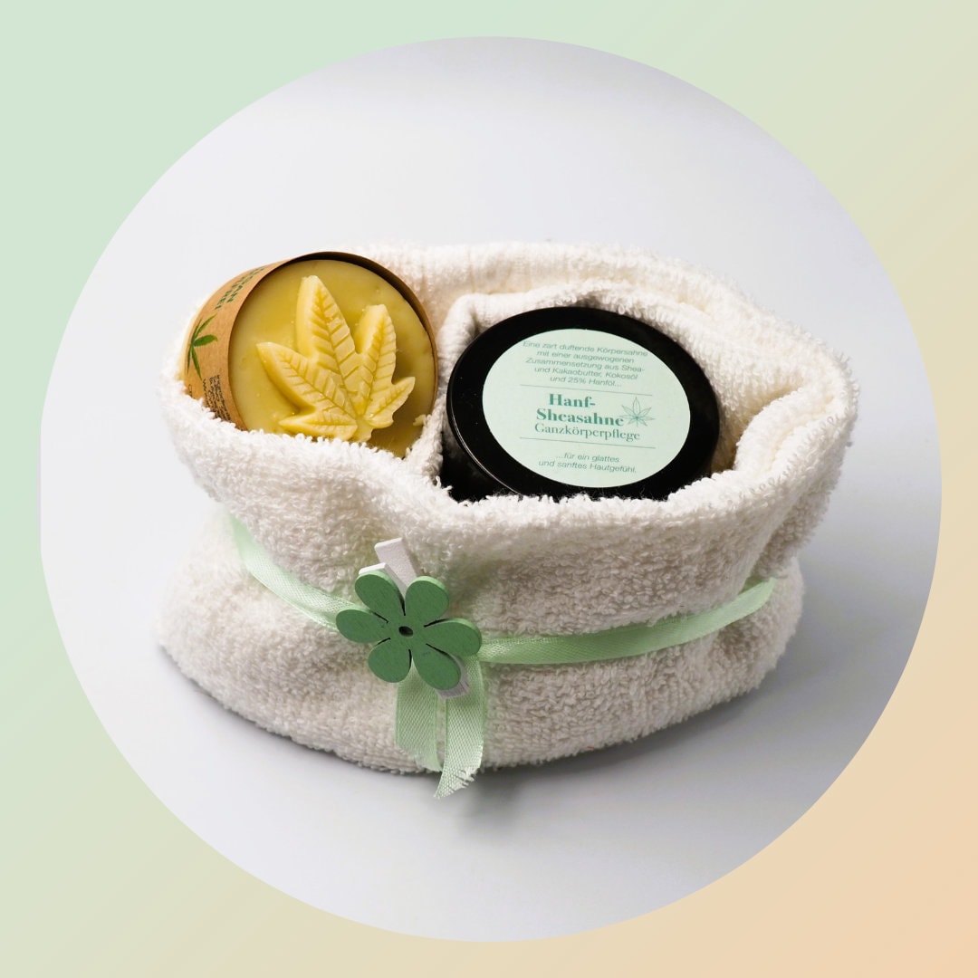 Body Butter Hanf-Sheasahne Hanfölseife Naturkosmetik Geschenkset Frauen Wellness Skin Care Beauty Handgemacht Natürlich Body Butter Hanf-Sheasahne Hanfölseife Naturkosmetik Geschenkset Frauen Wellness Skin Care Beauty Handgemacht Natürlich von Etsy - DeineNaturkosmetik