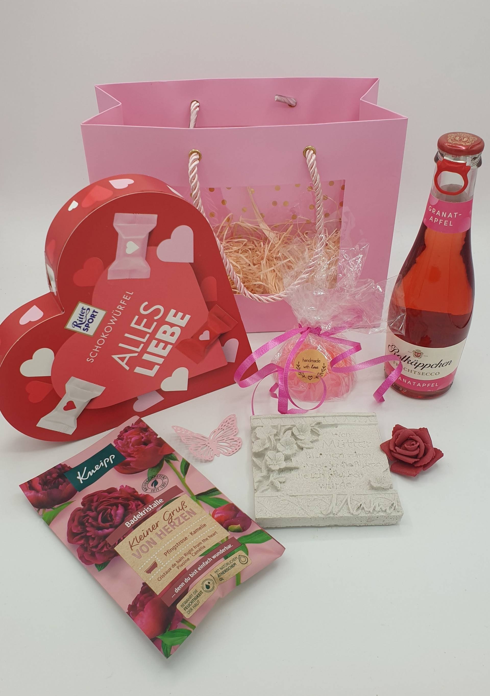 Geschenk Set Geburtstag Muttertag Frauen Handgemachte Rosenseife Seife Betonplatte Geschenk Set Geburtstag Muttertag Frauen Handgemachte Rosenseife Seife Betonplatte von Etsy - DekoOaseShop
