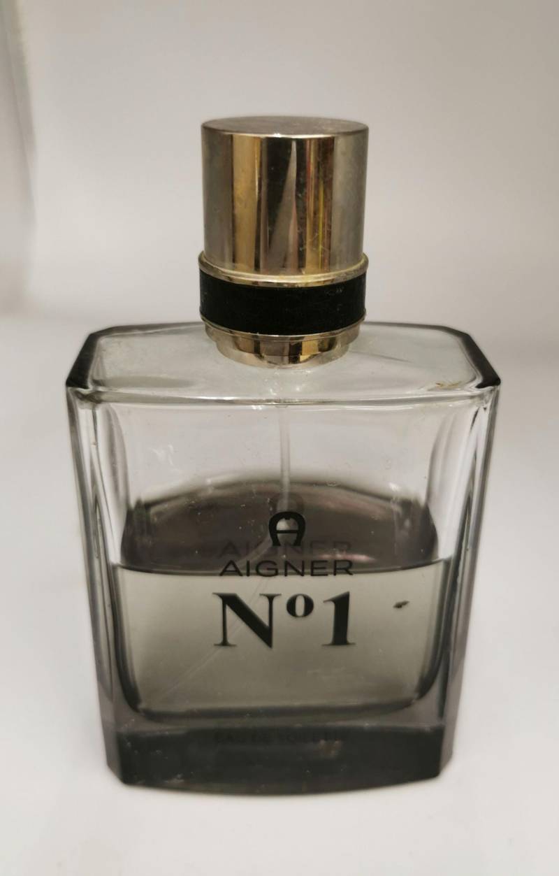 Aigner No1 Eau De Toilette 100 Ml Gebraucht Verpackung Nicht Vorhanden, Füllstand Ca 50 %. 9162 Aigner No1 Eau De Toilette 100 Ml Gebraucht Verpackung Nicht Vorhanden, Füllstand Ca 50 %. 9162 von Etsy - Dekofisch