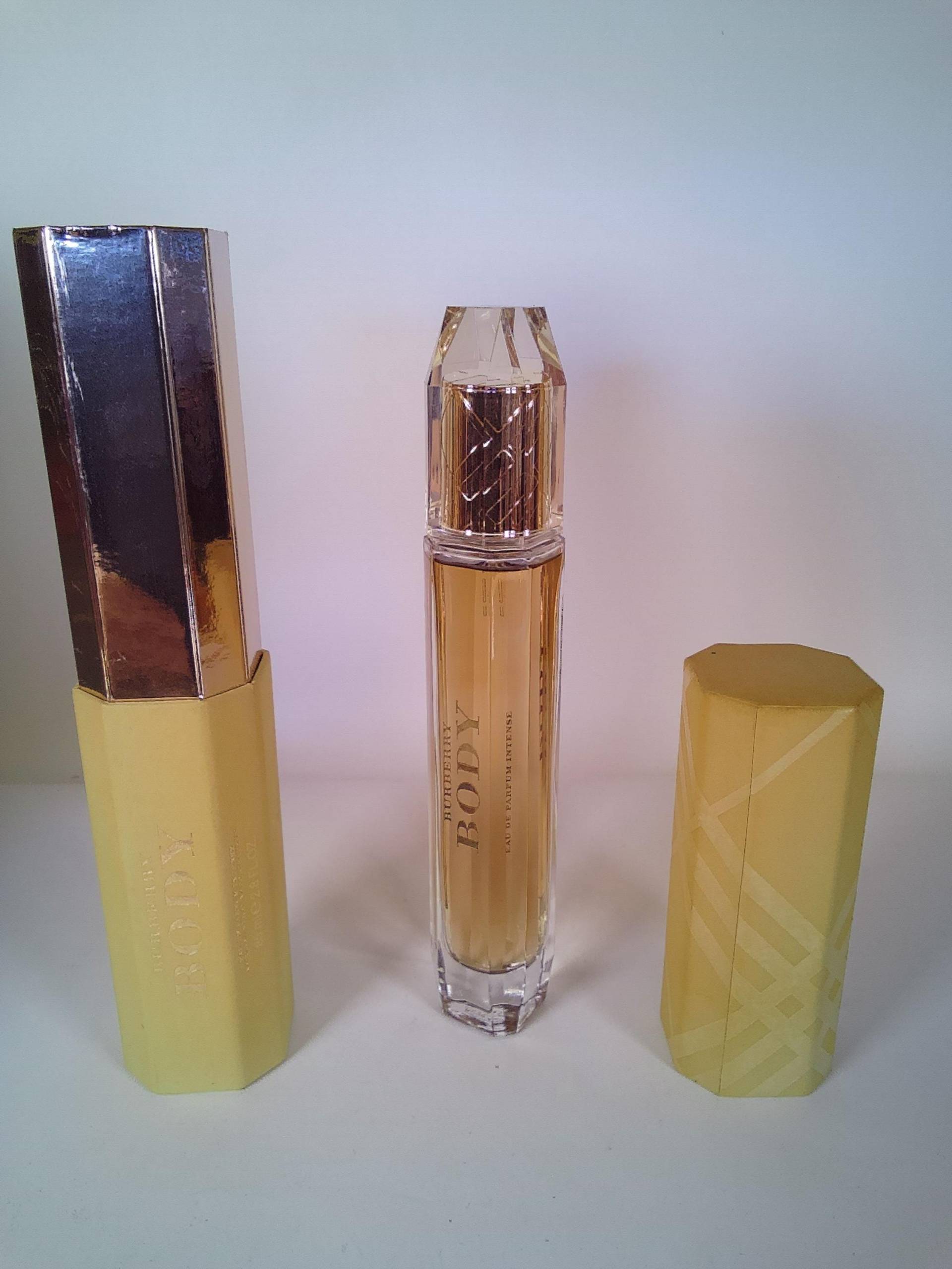 Burberry Body Eau De Parfum Intense Spray 85 Ml Gebraucht Verpackung Mit Leichten Lagerspuren, Füllstand 100 % Burberry Body Eau De Parfum Intense Spray 85 Ml Gebraucht Verpackung Mit Leichten Lagerspuren, Füllstand 100 % von Etsy - Dekofisch