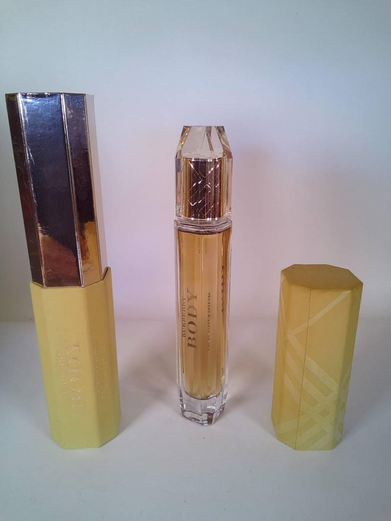 Burberry Body Eau De Parfum Intense Spray 85 Ml Gebraucht Verpackung Mit Leichten Lagerspuren, Füllstand 100 % von Etsy - Dekofisch