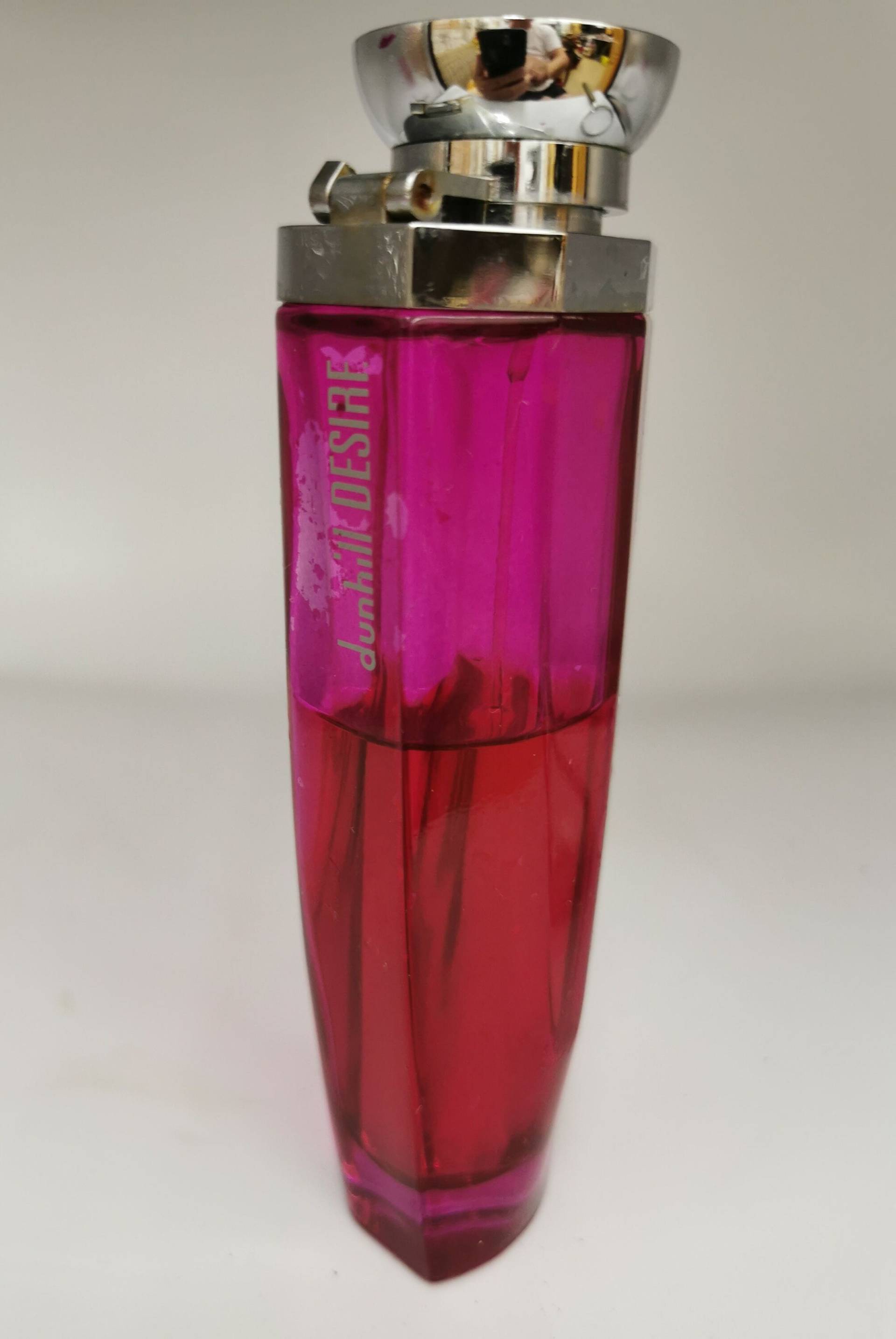 Dunhill Desire Eau De Toilette 75 Ml Gebraucht Verpackung Nicht Vorhanden, Füllstand Ca 50% Dunhill Desire Eau De Toilette 75 Ml Gebraucht Verpackung Nicht Vorhanden, Füllstand Ca 50% von Etsy - Dekofisch