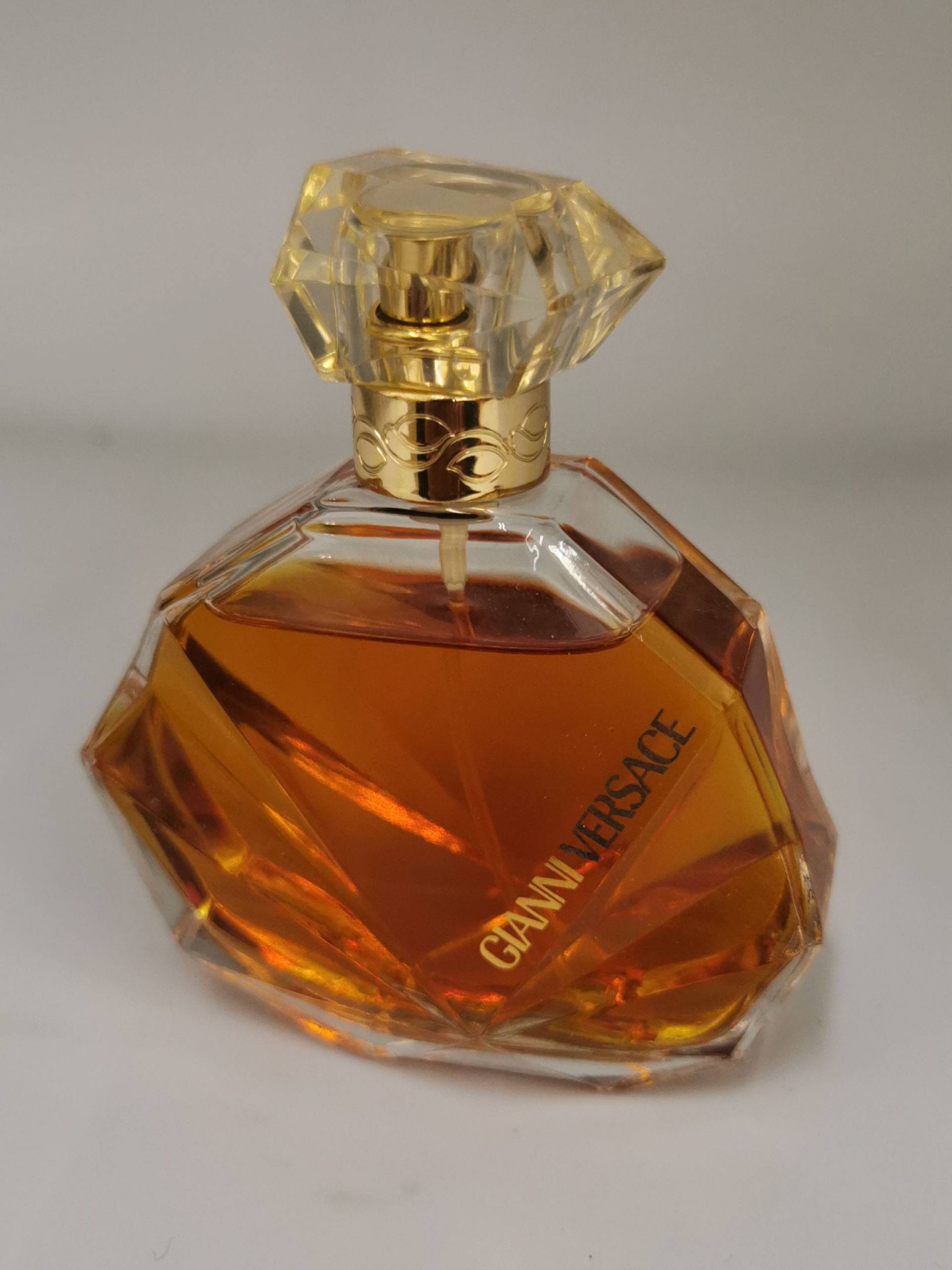 Gianni Versace Eau De Toilette 50 Ml Gebraucht Ohne Verpackung Füllstand Ca 85 % Gianni Versace Eau De Toilette 50 Ml Gebraucht Ohne Verpackung Füllstand Ca 85 % von Etsy - Dekofisch