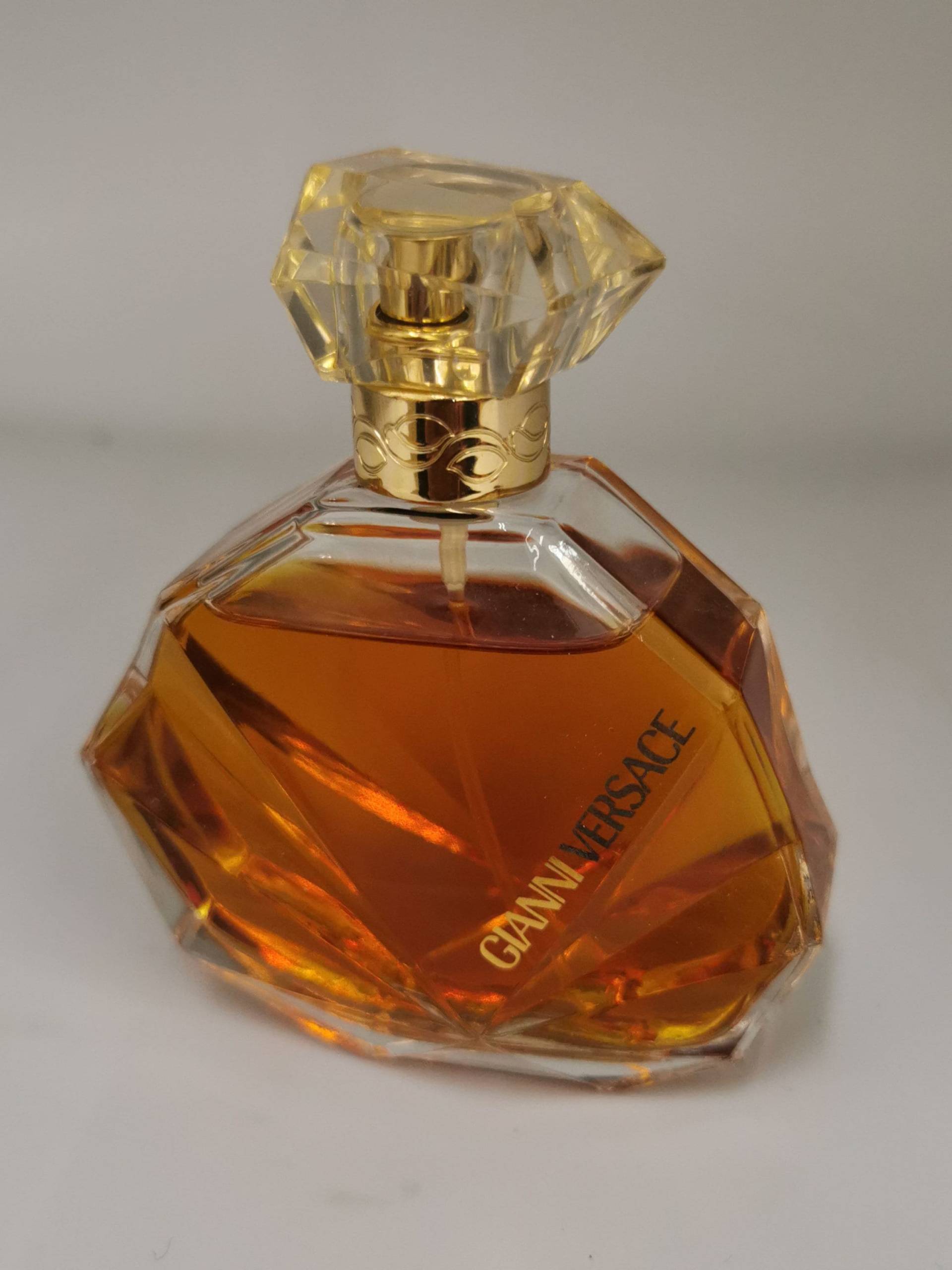 Gianni Versace Eau De Toilette 50 Ml Gebraucht Ohne Verpackung Füllstand Ca 85 % Gianni Versace Eau De Toilette 50 Ml Gebraucht Ohne Verpackung Füllstand Ca 85 % von Etsy - Dekofisch
