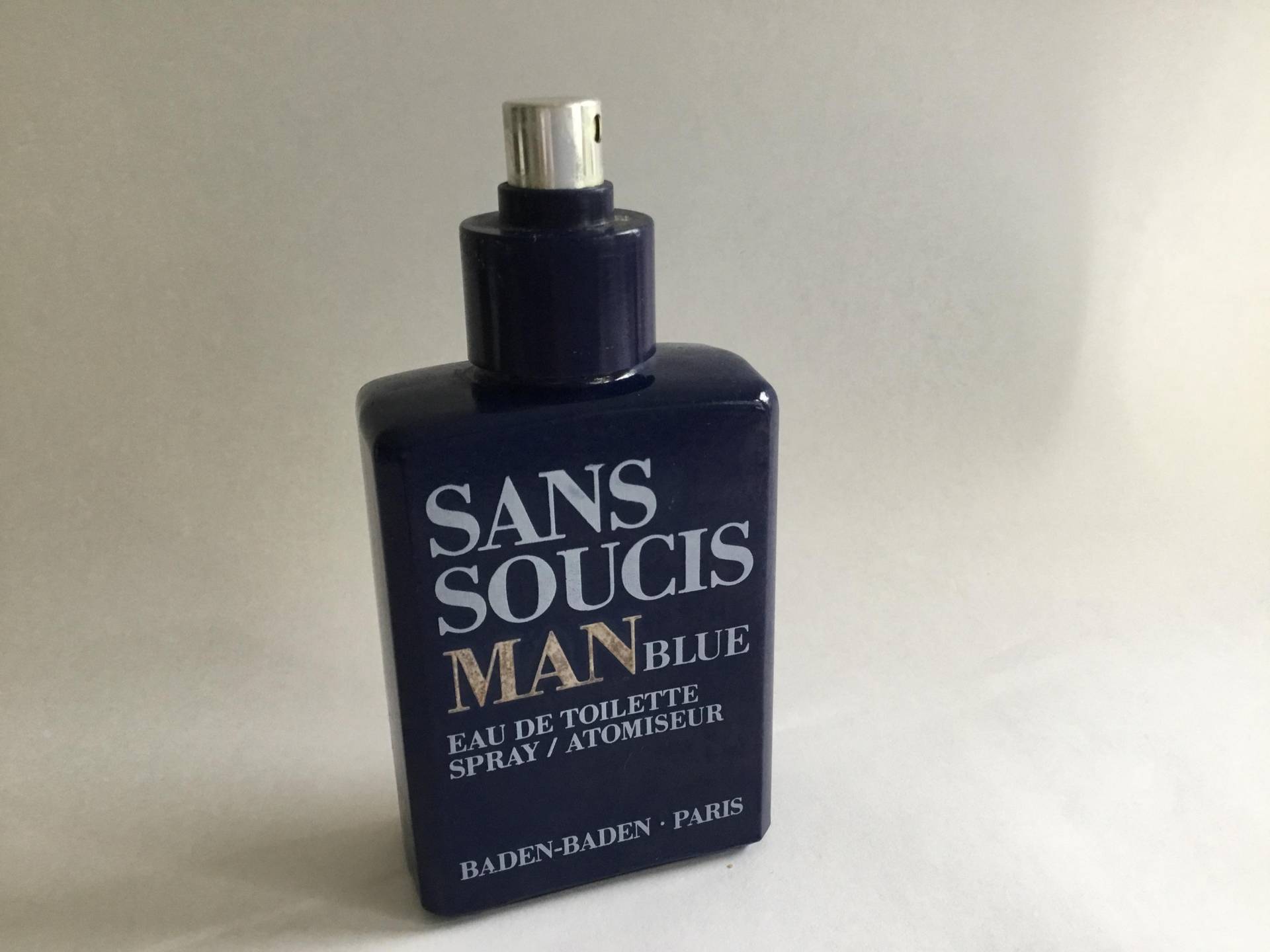 Sans Soucis Man Blue Eau De Toilette 125 Ml Füllstand Ca 50 % Vintage Gebraucht Ohne Ovp Kappe Fehlt Sans Soucis Man Blue Eau De Toilette 125 Ml Füllstand Ca 50 % Vintage Gebraucht Ohne Ovp Kappe Fehlt von Etsy - Dekofisch