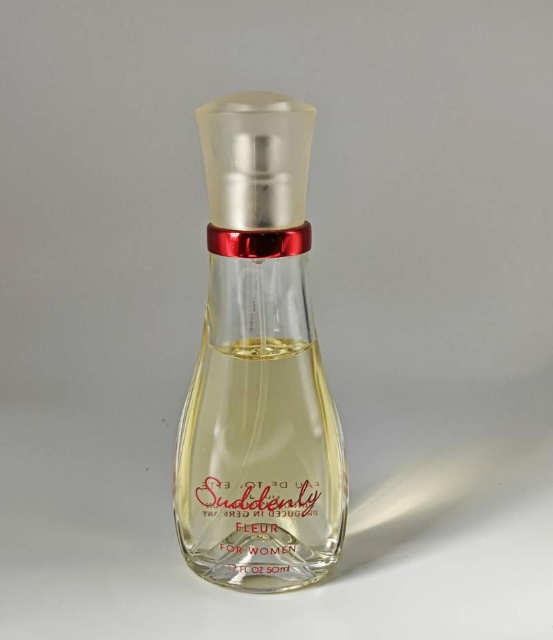Suddenly Fleur Eau De Toilette Vor Women 50 Ml Gebraucht Verpackung Nicht Vorhanden Chnr. 4516 Füllstand Ca. 80 % 01/03/032 Suddenly Fleur Eau De Toilette Vor Women 50 Ml Gebraucht Verpackung Nicht Vorhanden Chnr. 4516 Füllstand Ca. 80 % 01/03/032 von Etsy - Dekofisch