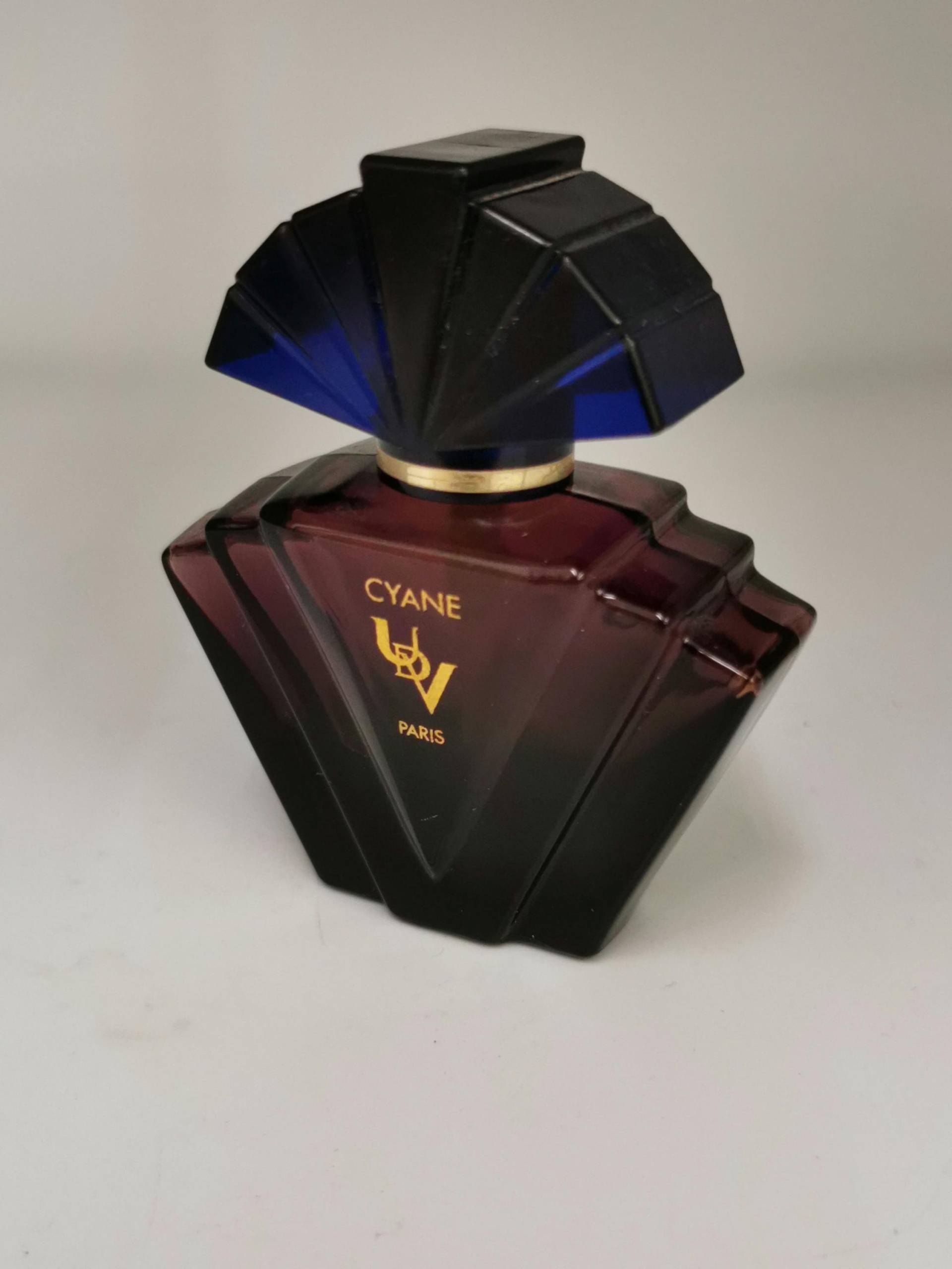 Ulric De Varens Cyan 0.85 Oz Gebraucht Verpackung Nicht Vorhanden, Füllstand Ca 40 % Ulric De Varens Cyan 0.85 Oz Gebraucht Verpackung Nicht Vorhanden, Füllstand Ca 40 % von Etsy - Dekofisch