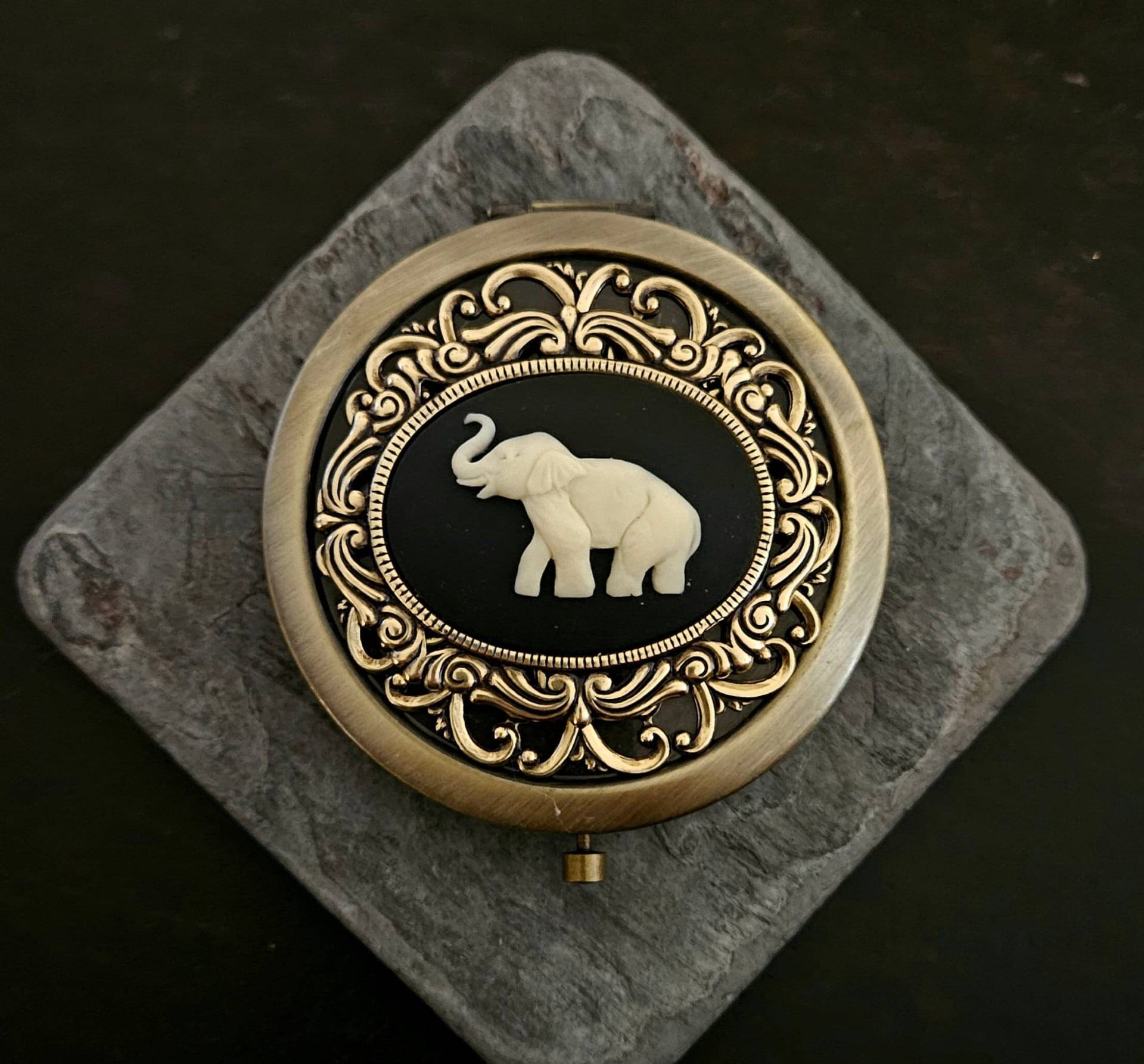 Elefant Cameo Taschenspiegel, Erbstück Spiegel, Bronze Tier Brautjungfer Geschenk, Einzigartiges Weihnachtsgeschenk Elefant Cameo Taschenspiegel, Erbstück Spiegel, Bronze Tier Brautjungfer Geschenk, Einzigartiges Weihnachtsgeschenk von Etsy - DelicateIndustry1