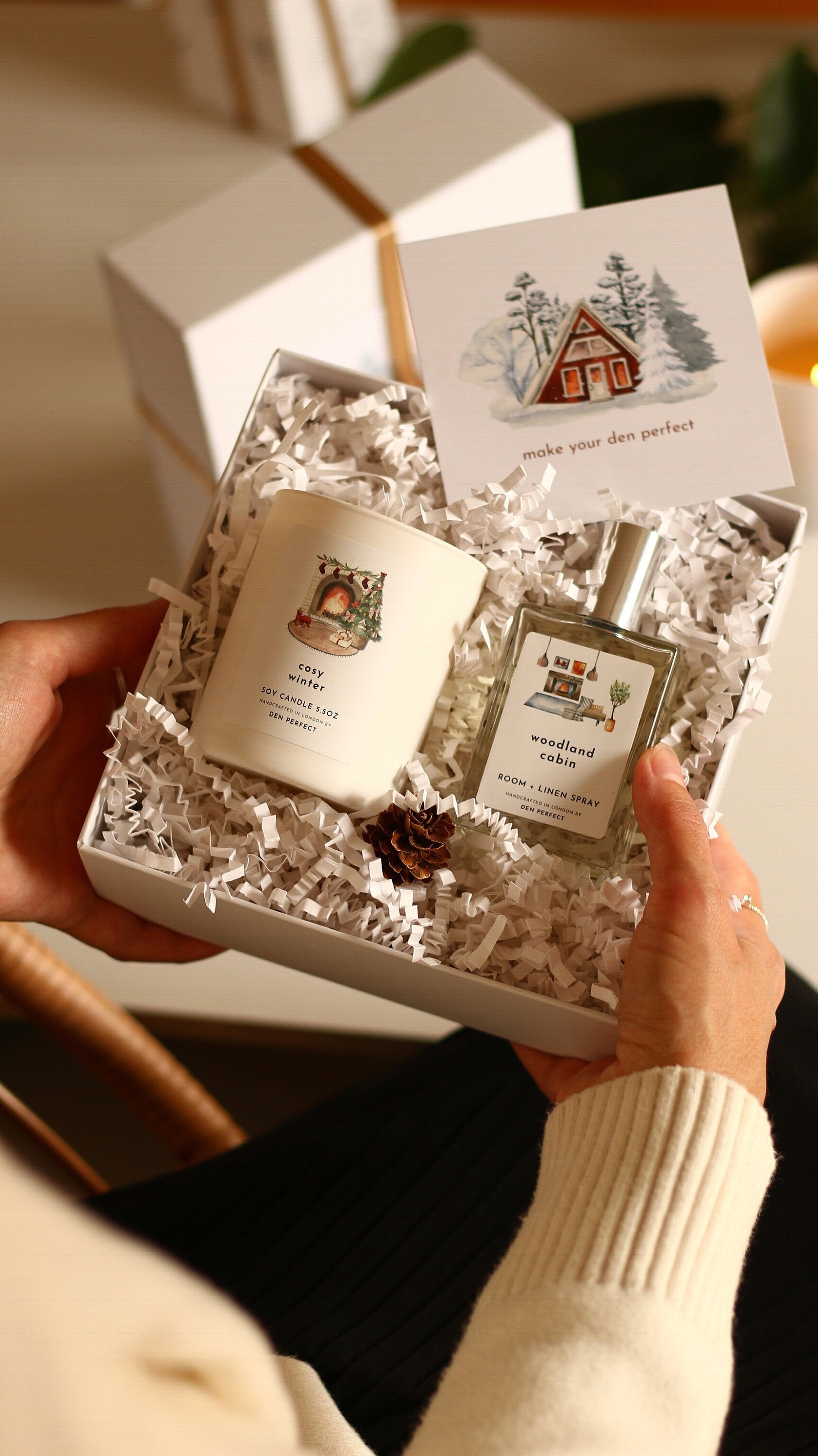 Cosy Winter Geschenkset, Sojakerze Und Zimmer + Leinen Spray Geschenkbox Weihnachtsgeschenkset Cosy Winter Geschenkset, Sojakerze Und Zimmer + Leinen Spray Geschenkbox Weihnachtsgeschenkset von Etsy - DenPerfectUK