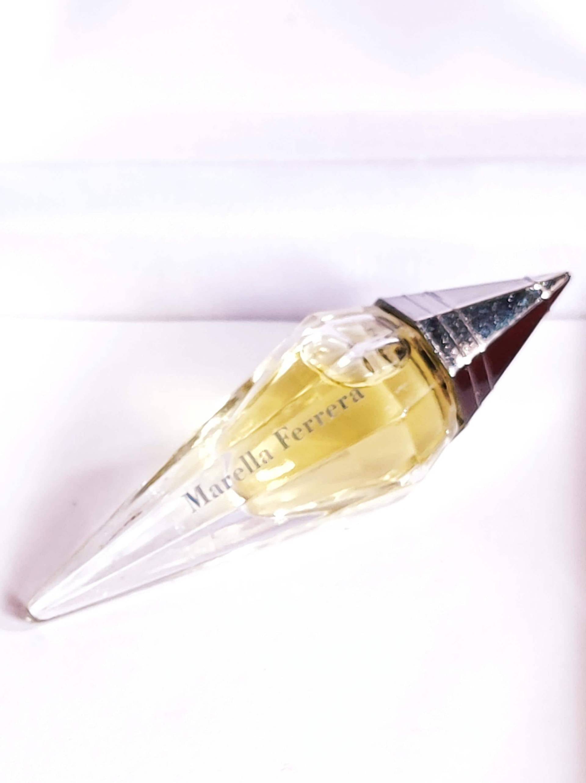Mf Marella Ferrera | Eau De Parfum Miniatur Reisegröße 4 Ml Vintage 1980Er Jahre Mf Marella Ferrera | Eau De Parfum Miniatur Reisegröße 4 Ml Vintage 1980Er Jahre von Etsy - DerAusstatter