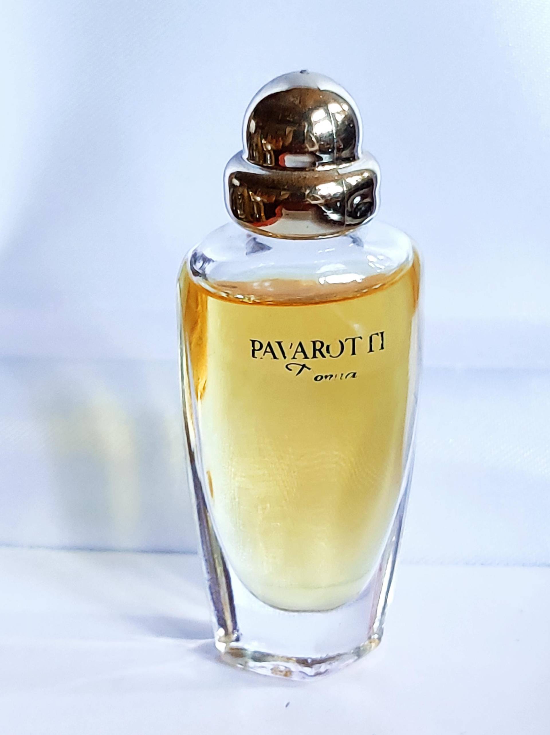 Pavarotti Donna | Eau De Toilette Miniatur Parfum 4 Ml Vintage 1990Er Jahre Pavarotti Donna | Eau De Toilette Miniatur Parfum 4 Ml Vintage 1990Er Jahre von Etsy - DerAusstatter