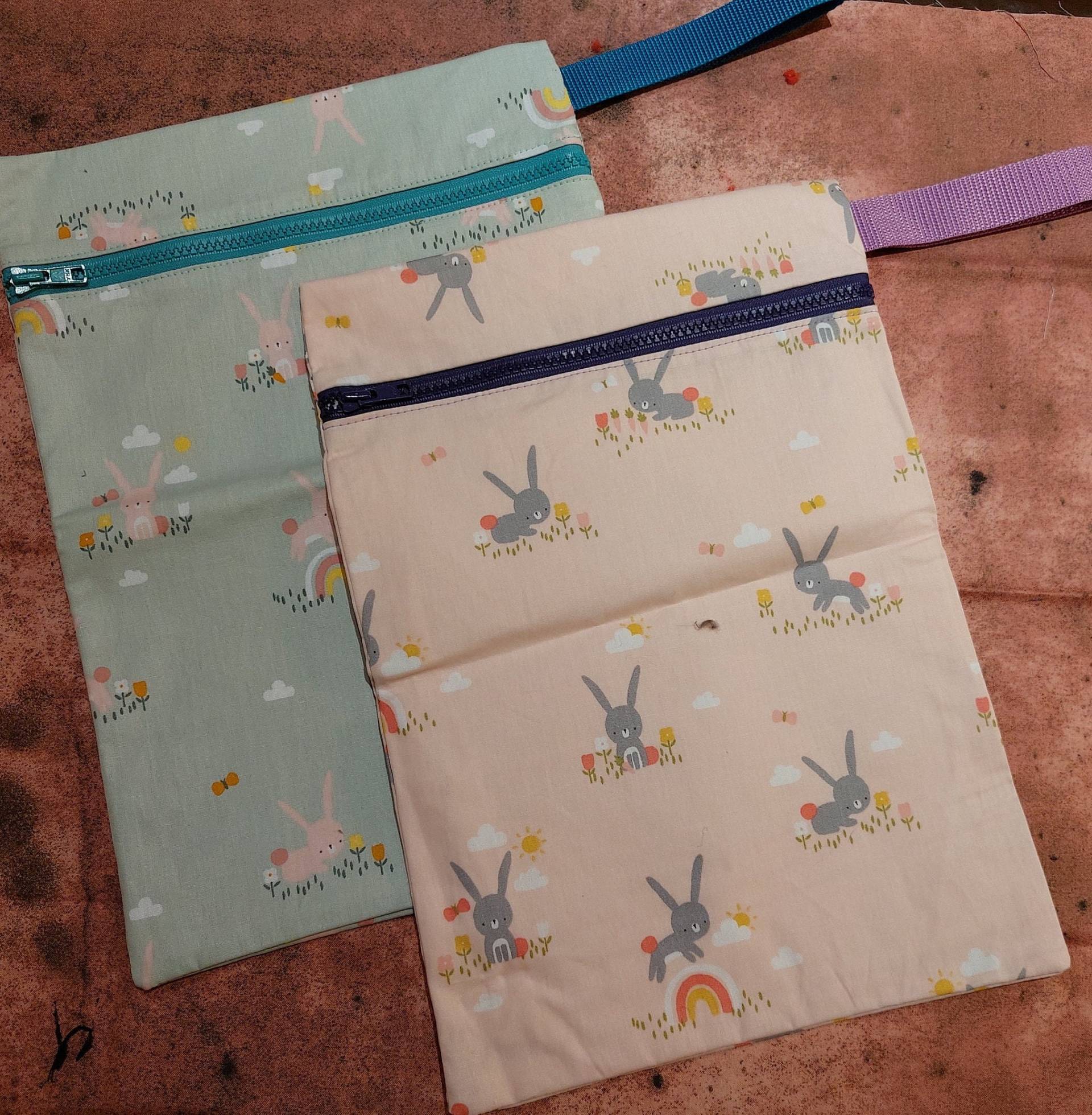 2Er Set Wetbag/ Nasstasche " Hasi ; Innen Wasserabweisend Für Stoffwindeln Kita Schwimmbad Nasse Wechselkleidung 2Er Set Wetbag/ Nasstasche " Hasi ; Innen Wasserabweisend Für Stoffwindeln Kita Schwimmbad Nasse Wechselkleidung von Etsy - DerWink