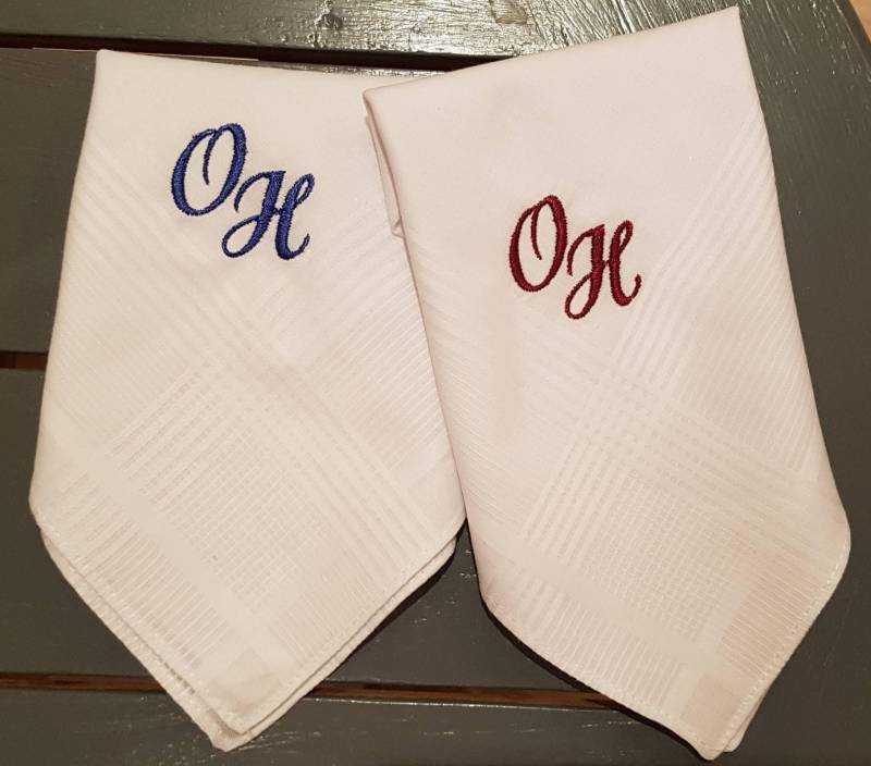 Weiße Stofftaschentücher Für Damen Mit Edler Stickerei, Ca. 31 X cm Weiße Stofftaschentücher Für Damen Mit Edler Stickerei, Ca. 31 X cm von Etsy - DerXteStich