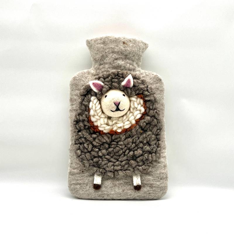 Wärmflasche Schäfchen Sina, Handgefilzt, 100% Schurwolle, Weihnachten, Geburtstag, Geschenk, Schaf von Etsy - DesignmanufakturCP