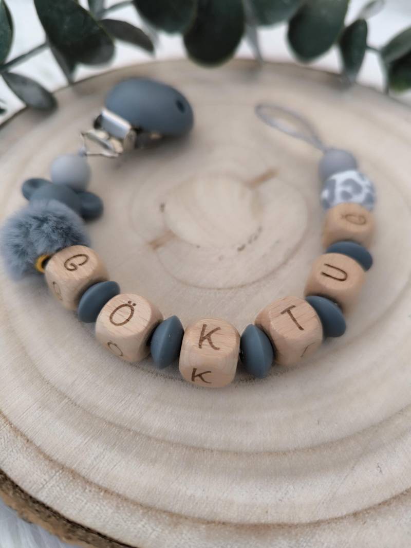 Schnullerkette "Leo" Personalisiert Mit Namen Holz Und Silikonperlen Inkl. Geschenkbeutel Wunschtext von Etsy - Dewuna