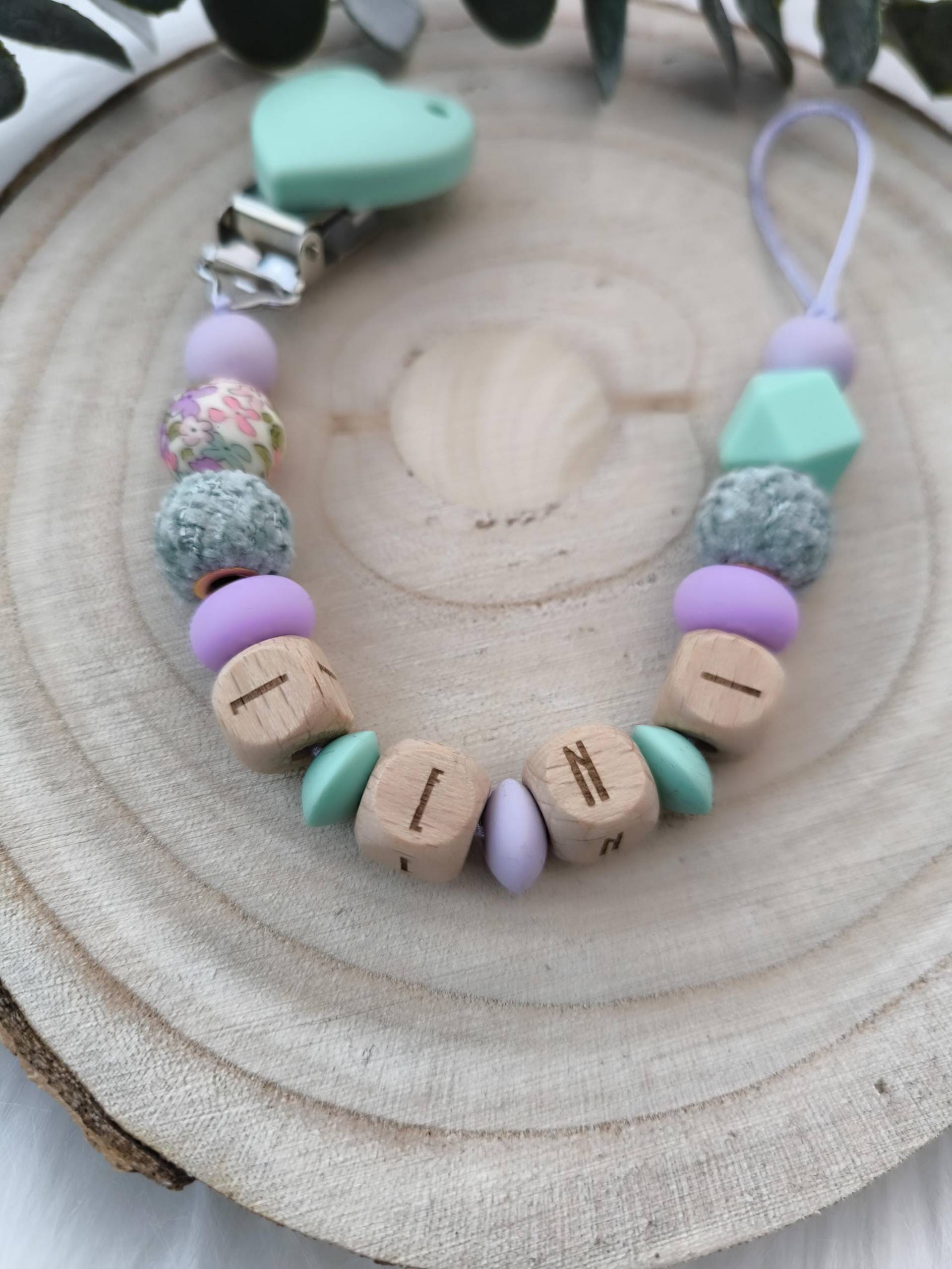 Schnullerkette Personalisiert Mit Namen Holz Und Silikonperlen Inkl. Geschenkbeutel Wunschtext Als Aufdruck Schnullerkette Personalisiert Mit Namen Holz Und Silikonperlen Inkl. Geschenkbeutel Wunschtext Als Aufdruck von Etsy - Dewuna