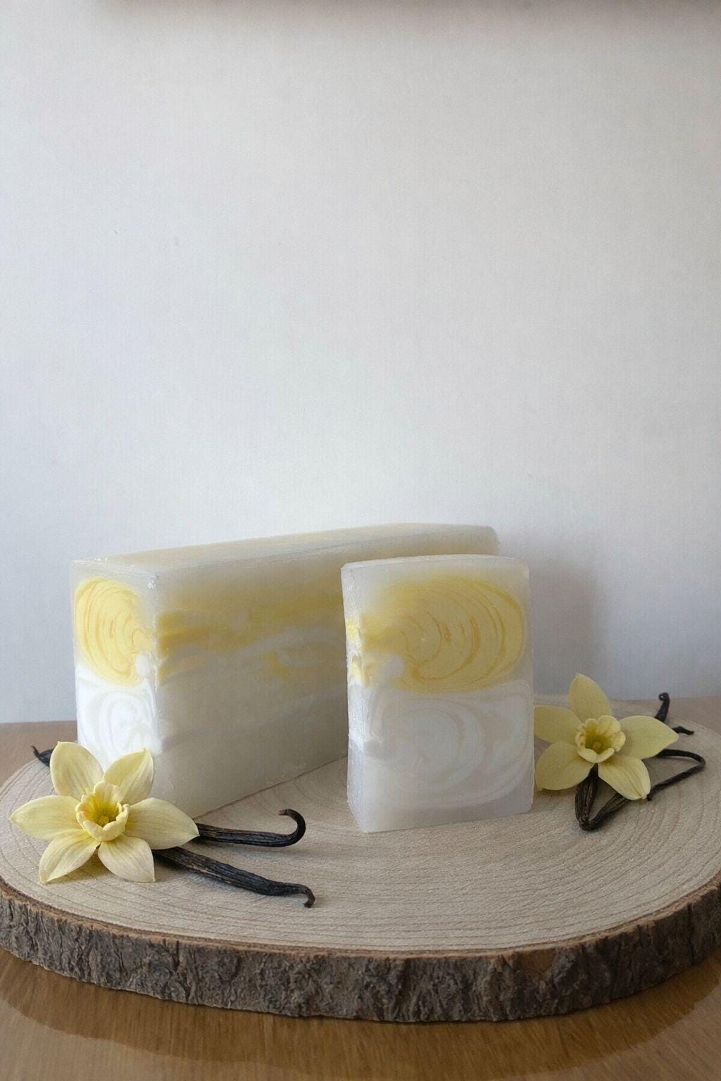 Handgemachte Seife Vanille Vegan von Etsy - DianaEinzigARTig