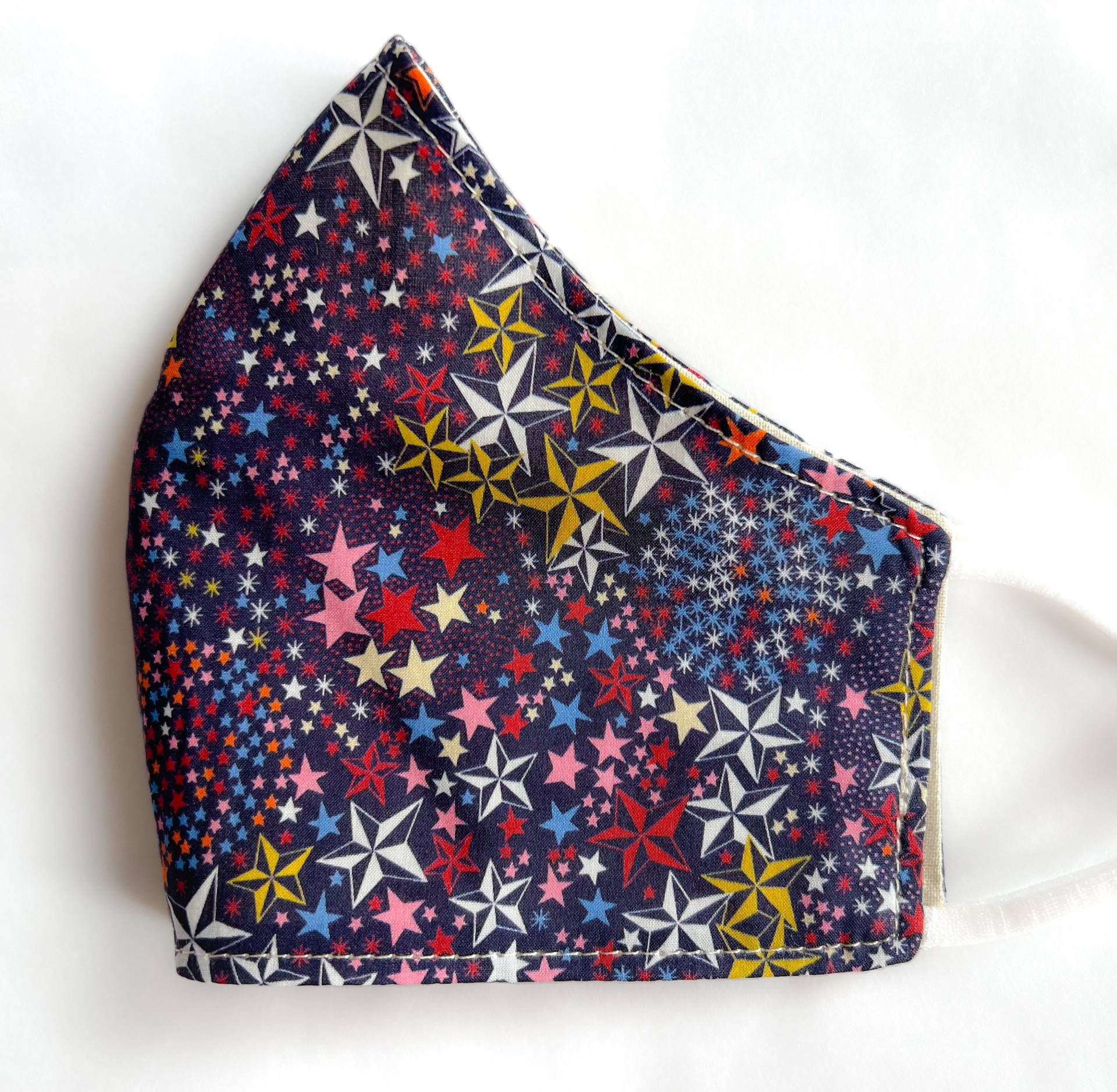 Gesichtsmaske Mit Liberty-Print, Verstellbar, Atmungsaktiv, Zweilagige Maske Gesichtsmaske Mit Liberty-Print, Verstellbar, Atmungsaktiv, Zweilagige Maske von Etsy - DiarysDesign