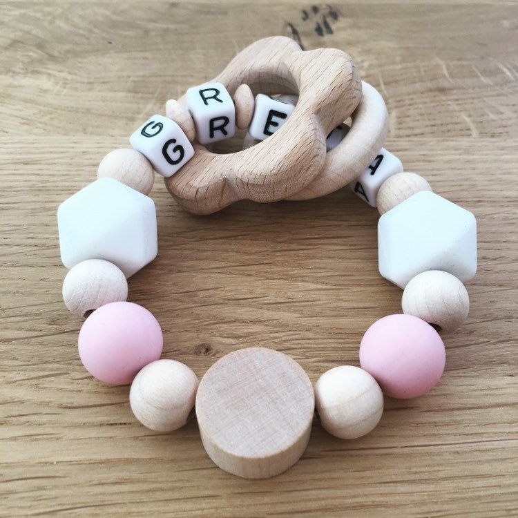 Greifling Mit Namen "Geometric Skandi" von Etsy - DieFaedelfreundin
