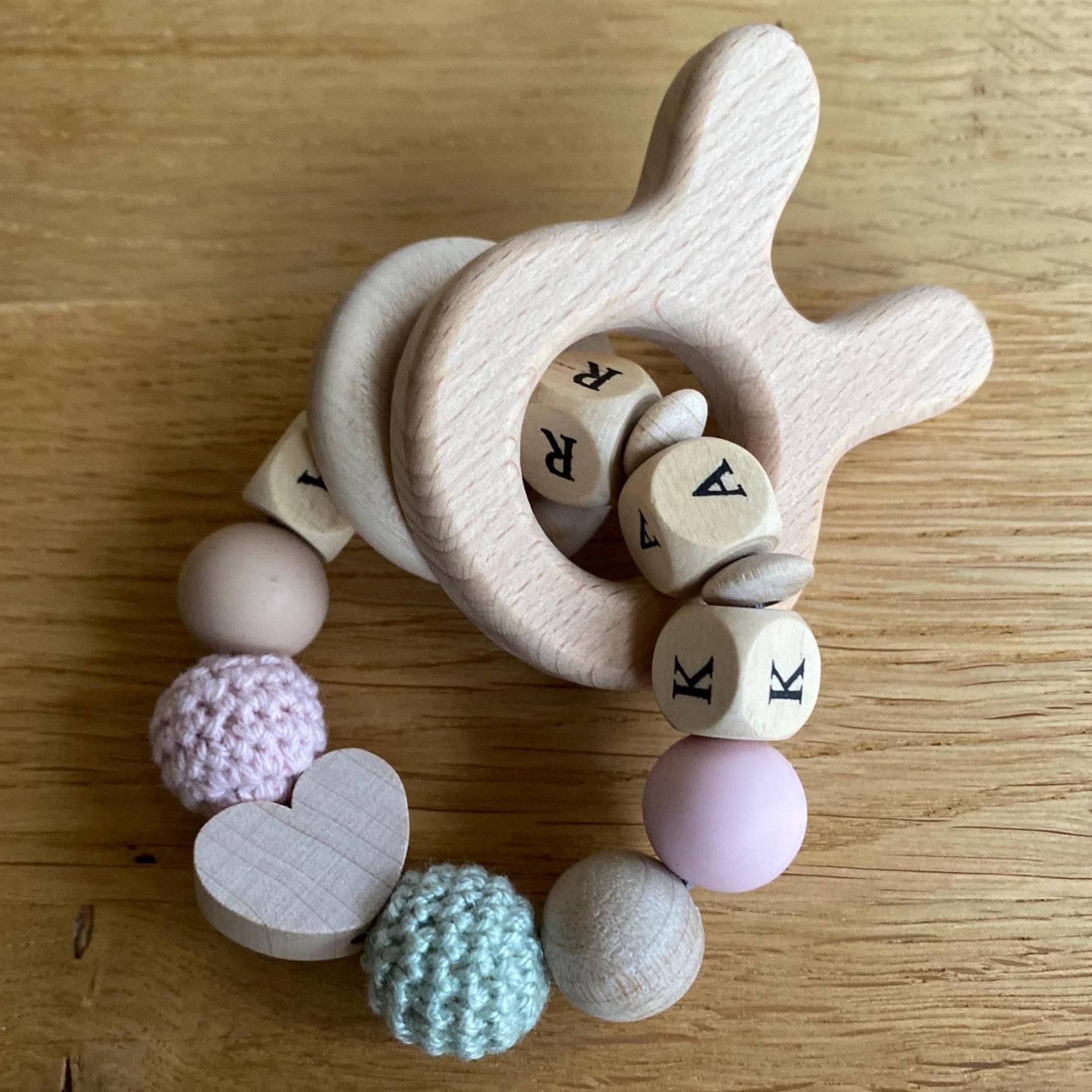 Greifling Mit Namen "Pastell Hase" Greifling Mit Namen "Pastell Hase" von Etsy - DieFaedelfreundin