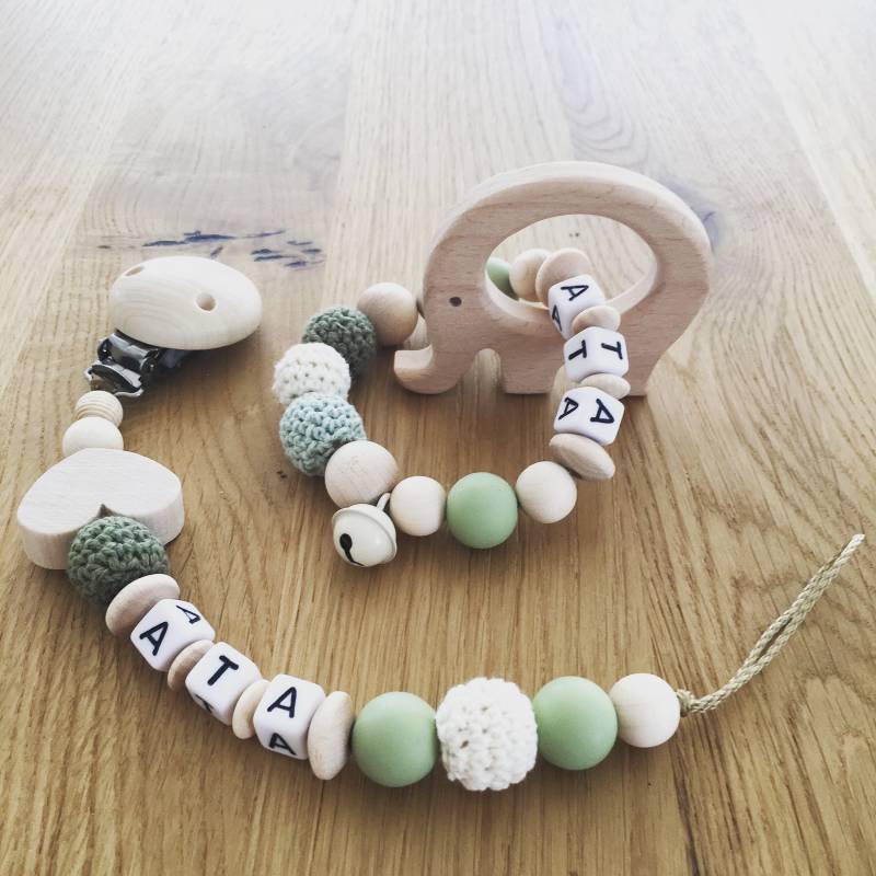 Set Aus Greifling + Schnullerkette Mit Namen "Elefant Im Dschungel" von Etsy - DieFaedelfreundin