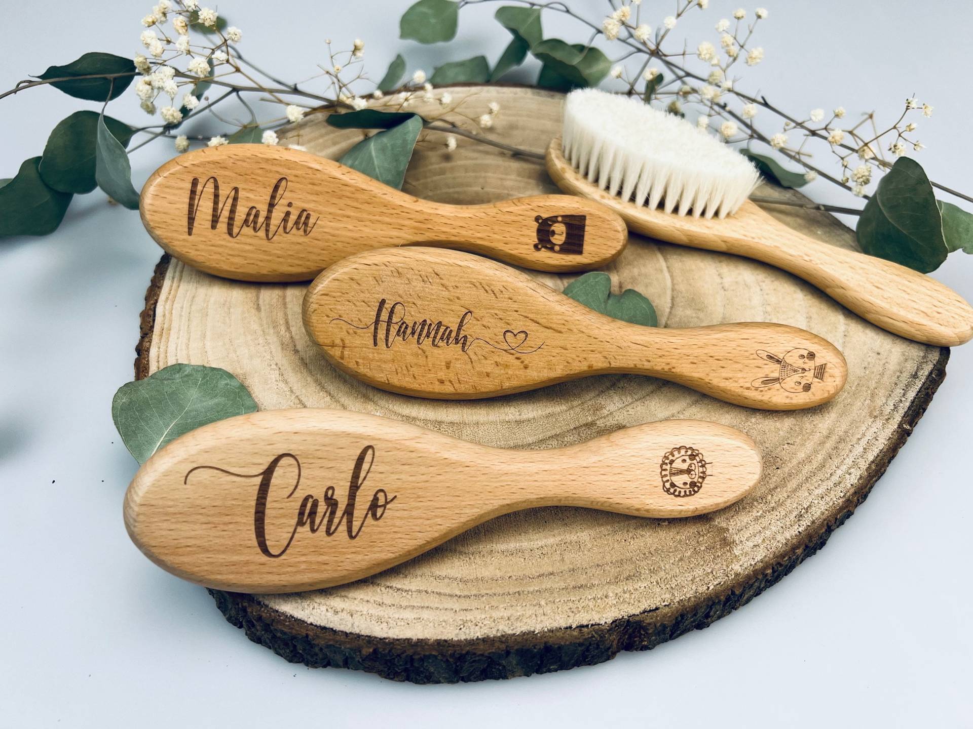 Schöne Babyhaarbürste Aus Echtem Ziegenhaar Mit Personalisierter Lasergravur, Geschenk Zur Geburt Oder Taufe - Namen Und Motiv Schöne Babyhaarbürste Aus Echtem Ziegenhaar Mit Personalisierter Lasergravur, Geschenk Zur Geburt Oder Taufe - Namen Und Motiv von Etsy - DieKreativManufaktur