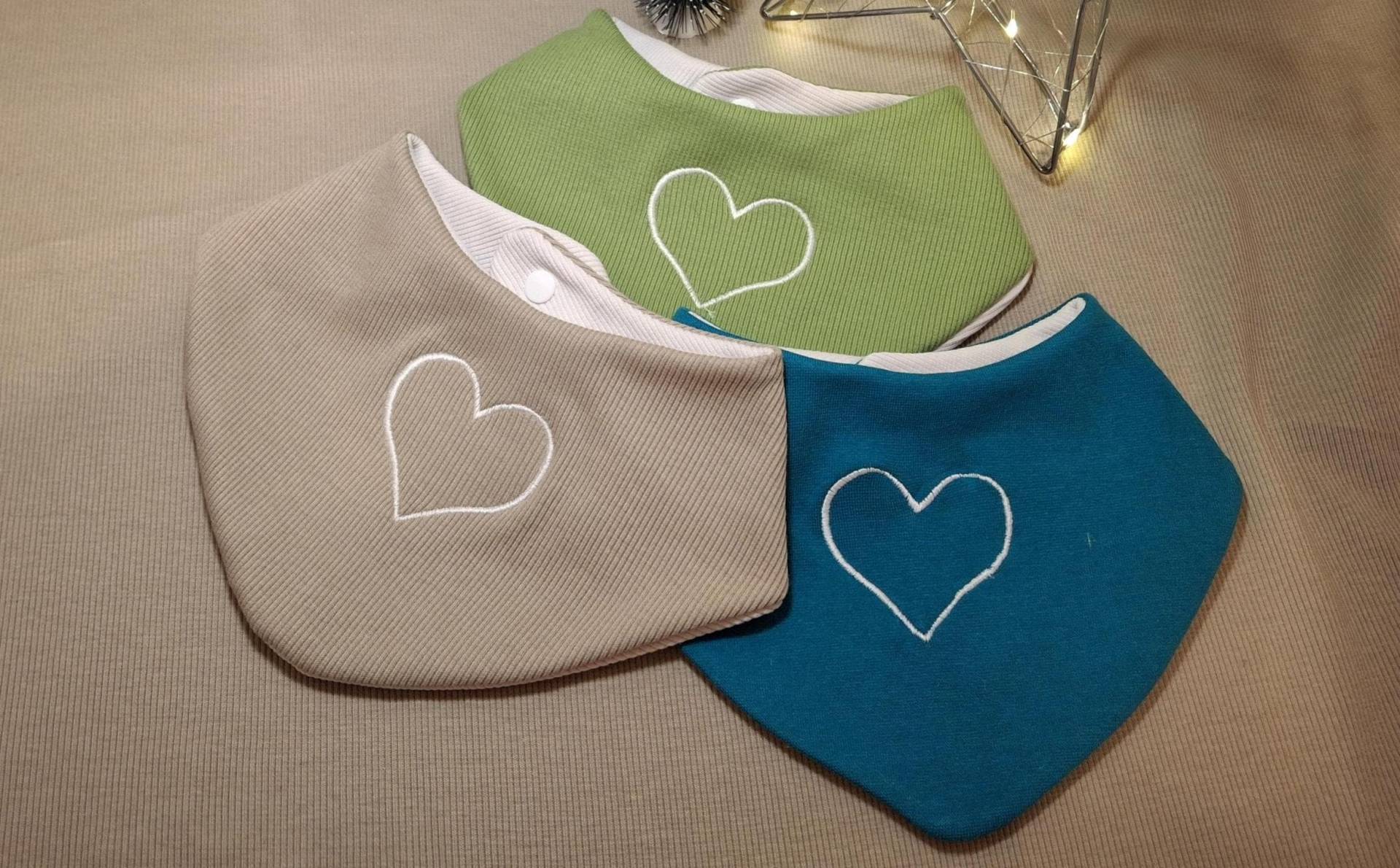 Lätzchen Mit Bestickung Lätzchen Mit Bestickung von Etsy - DieNaehstubell