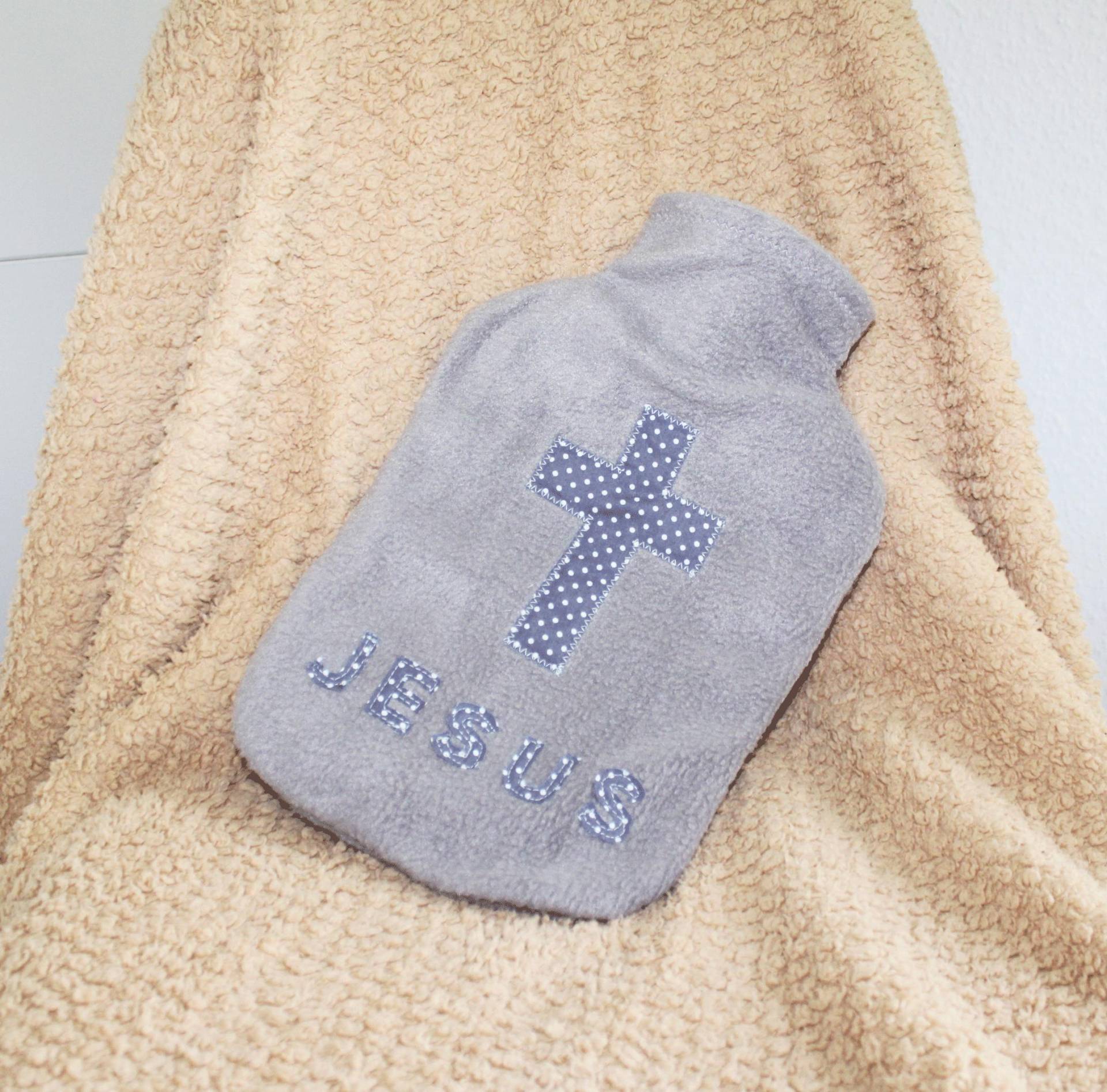 Wärmflasche Mit Kreuz Jesus | Christliches Geschenk Fleece Bezug Antipilling Geschenkidee Kirche Pastor Mama Papa Wärmflasche Mit Kreuz Jesus | Christliches Geschenk Fleece Bezug Antipilling Geschenkidee Kirche Pastor Mama Papa von Etsy - DieSchnukkis